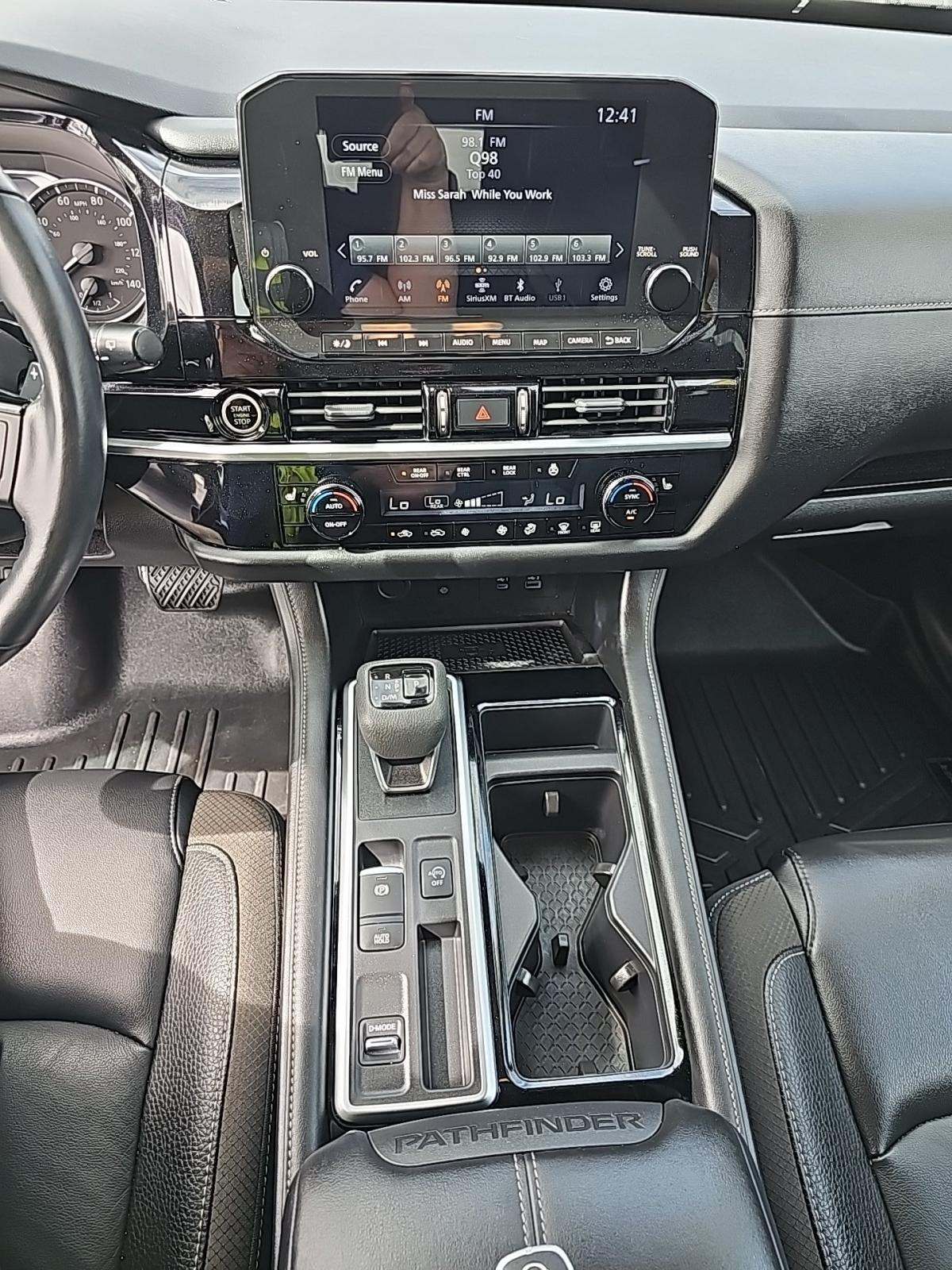 2023 Nissan Pathfinder SL FWD