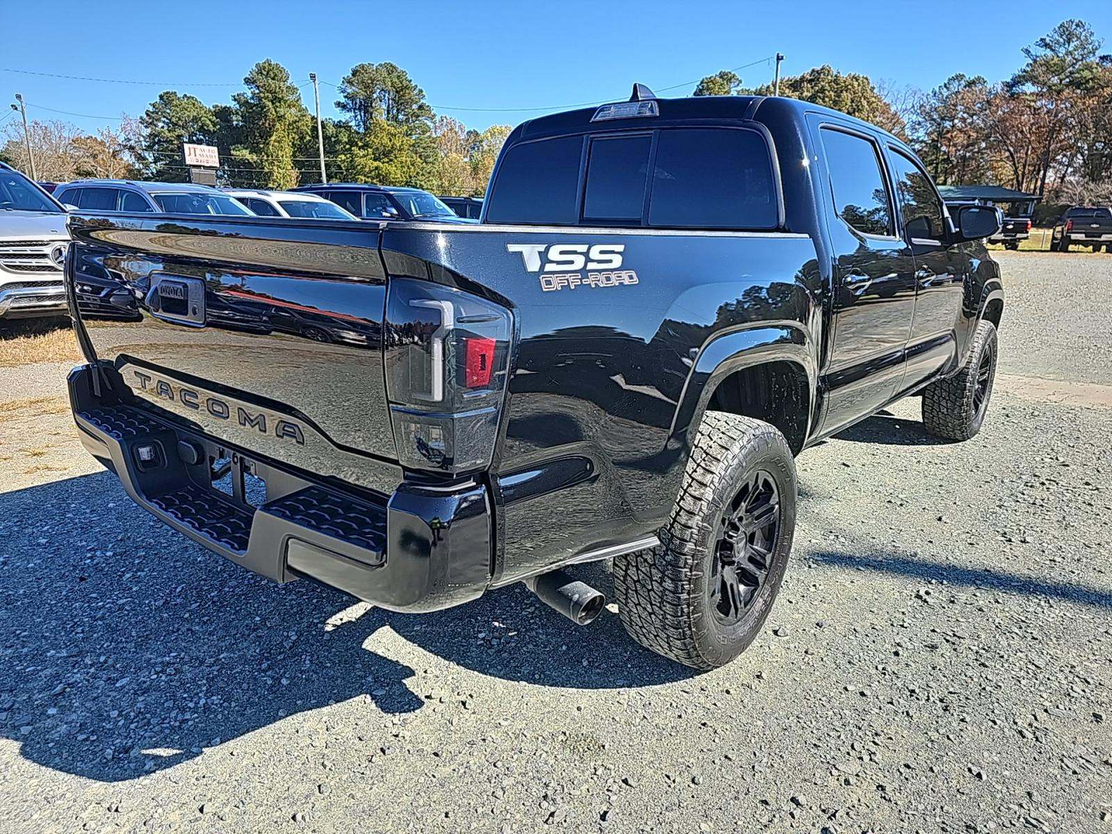 2022 Toyota Tacoma SR RWD