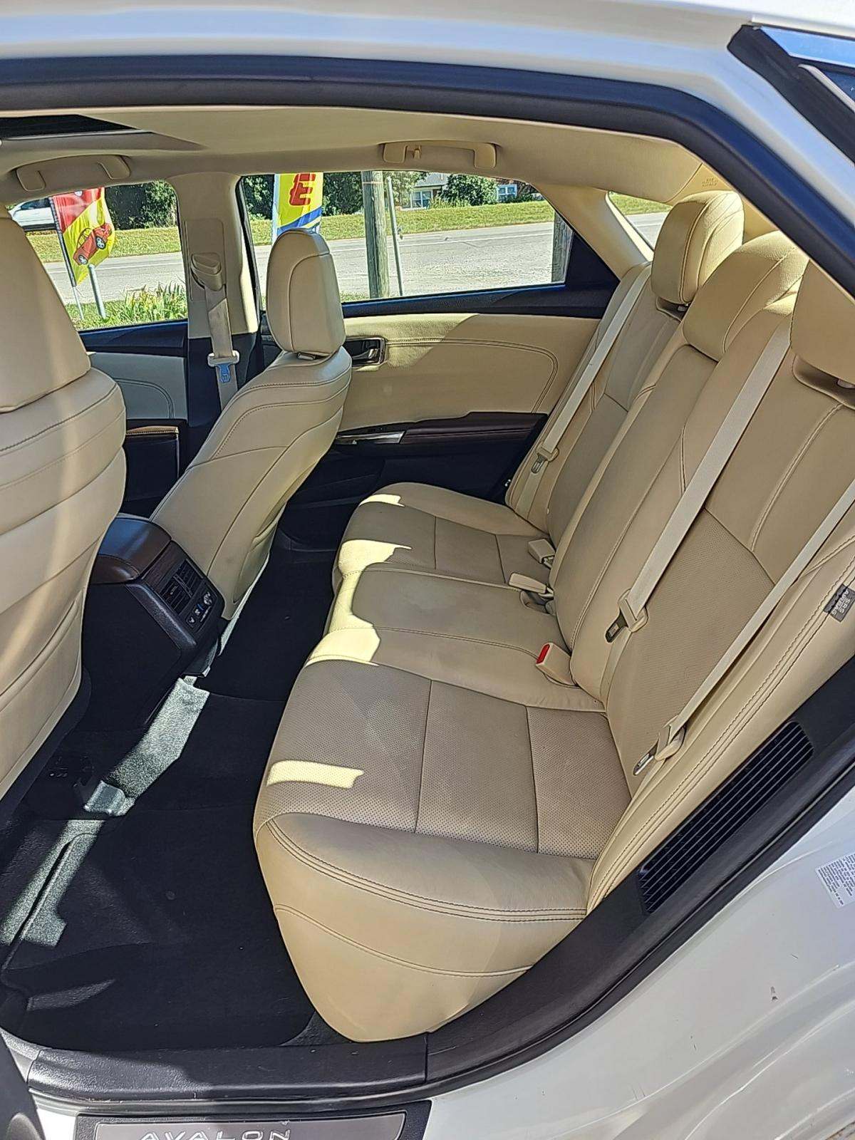 2013 Toyota Avalon Hybrid Limited FWD