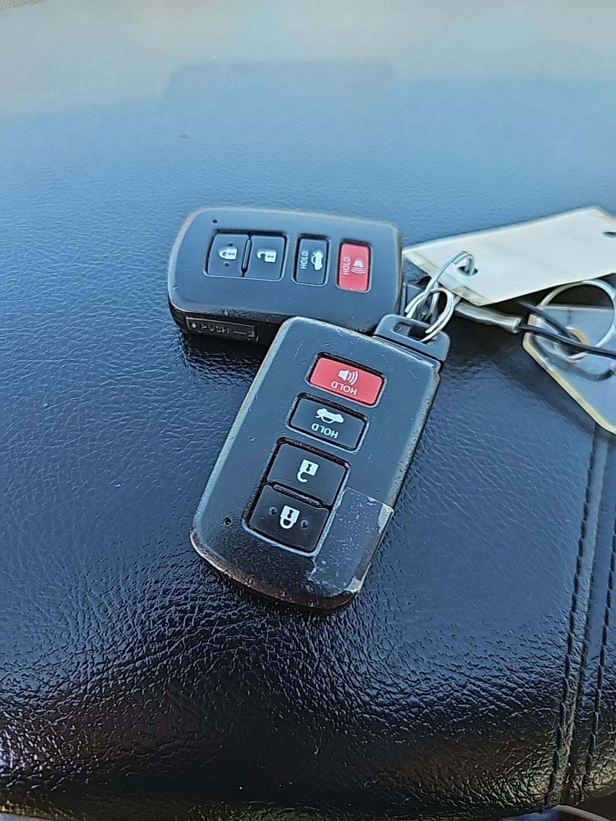 2013 Toyota Avalon Hybrid Limited FWD