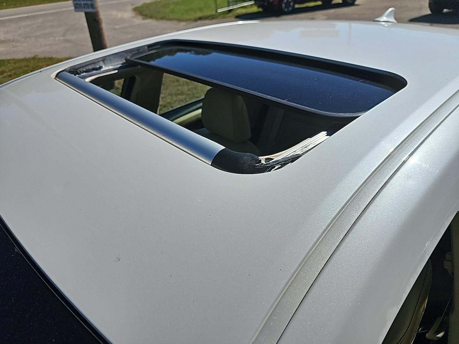 2013 Toyota Avalon Hybrid Limited FWD