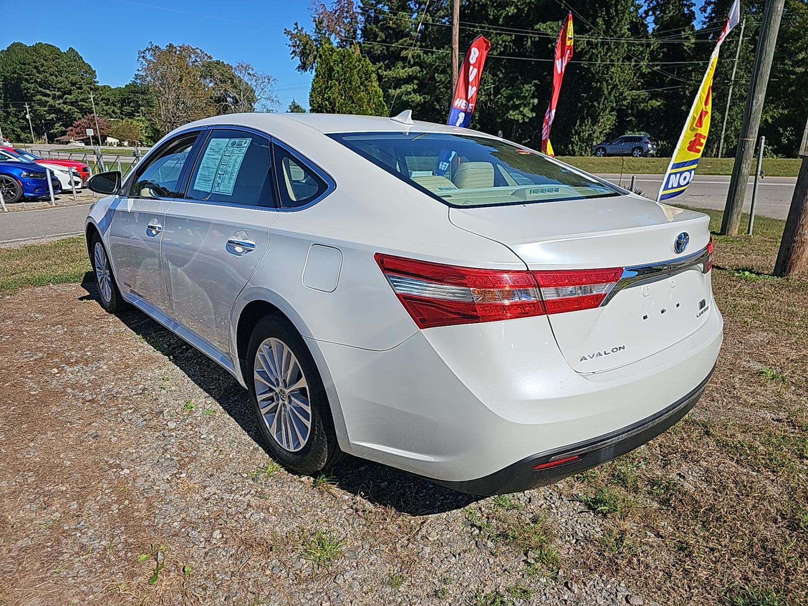 2013 Toyota Avalon Hybrid Limited FWD