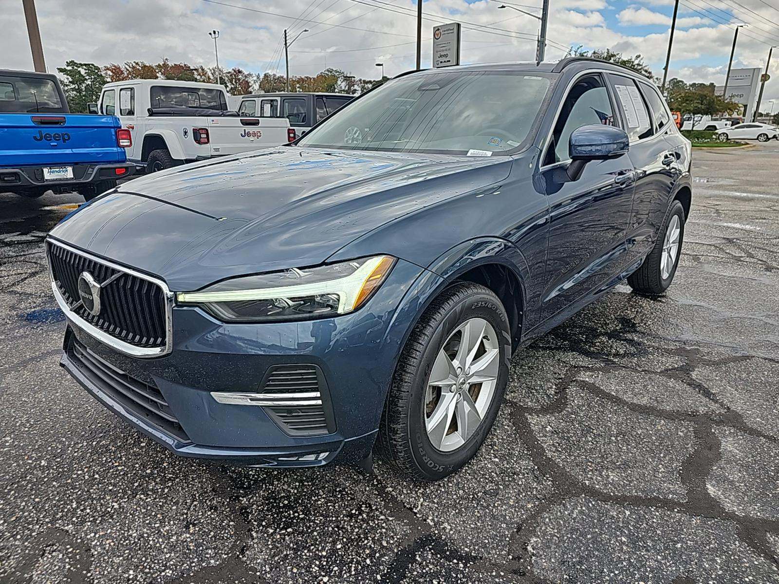 2022 Volvo XC60 B5 Momentum FWD