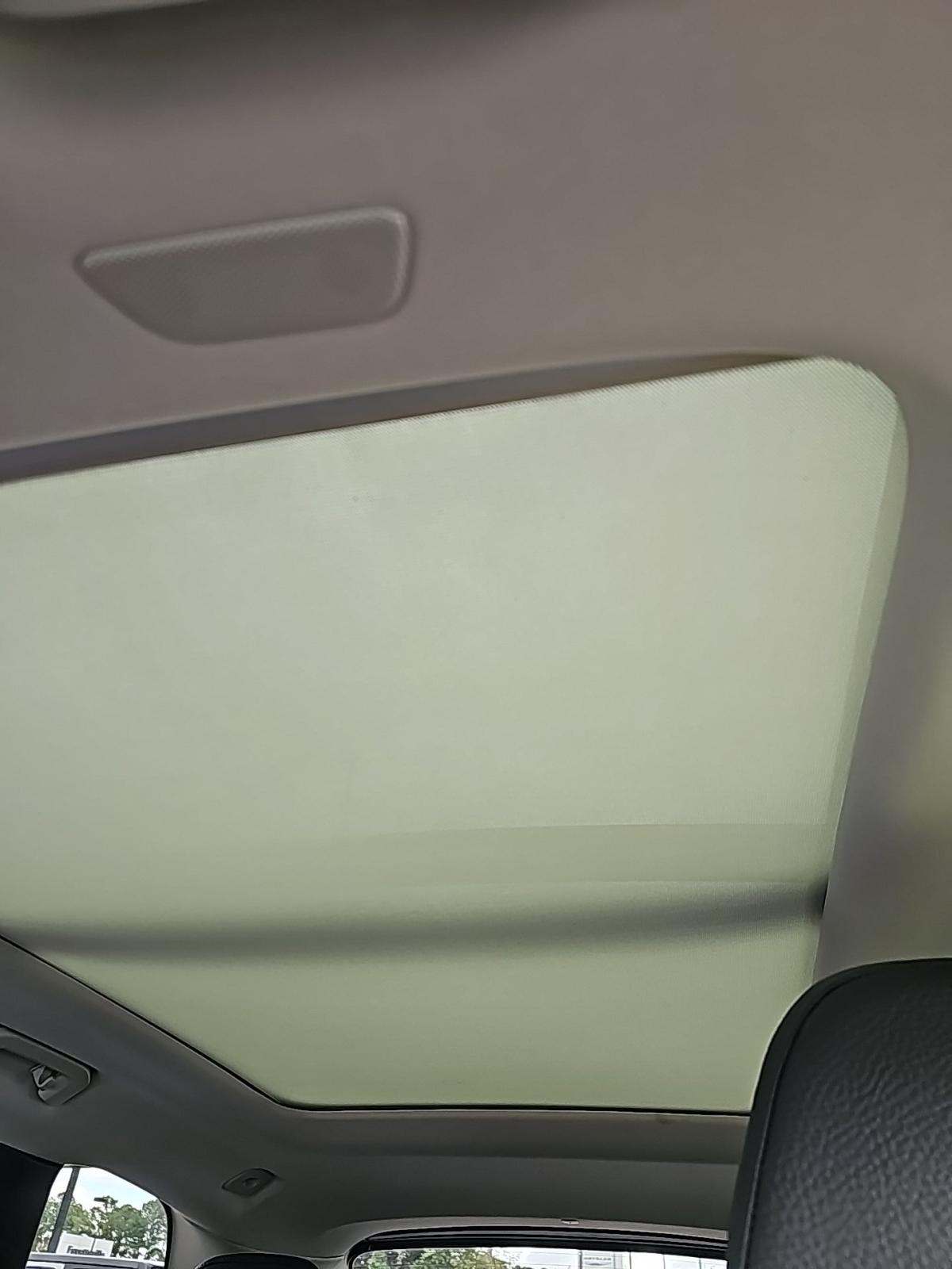 2022 Volvo XC60 B5 Momentum FWD