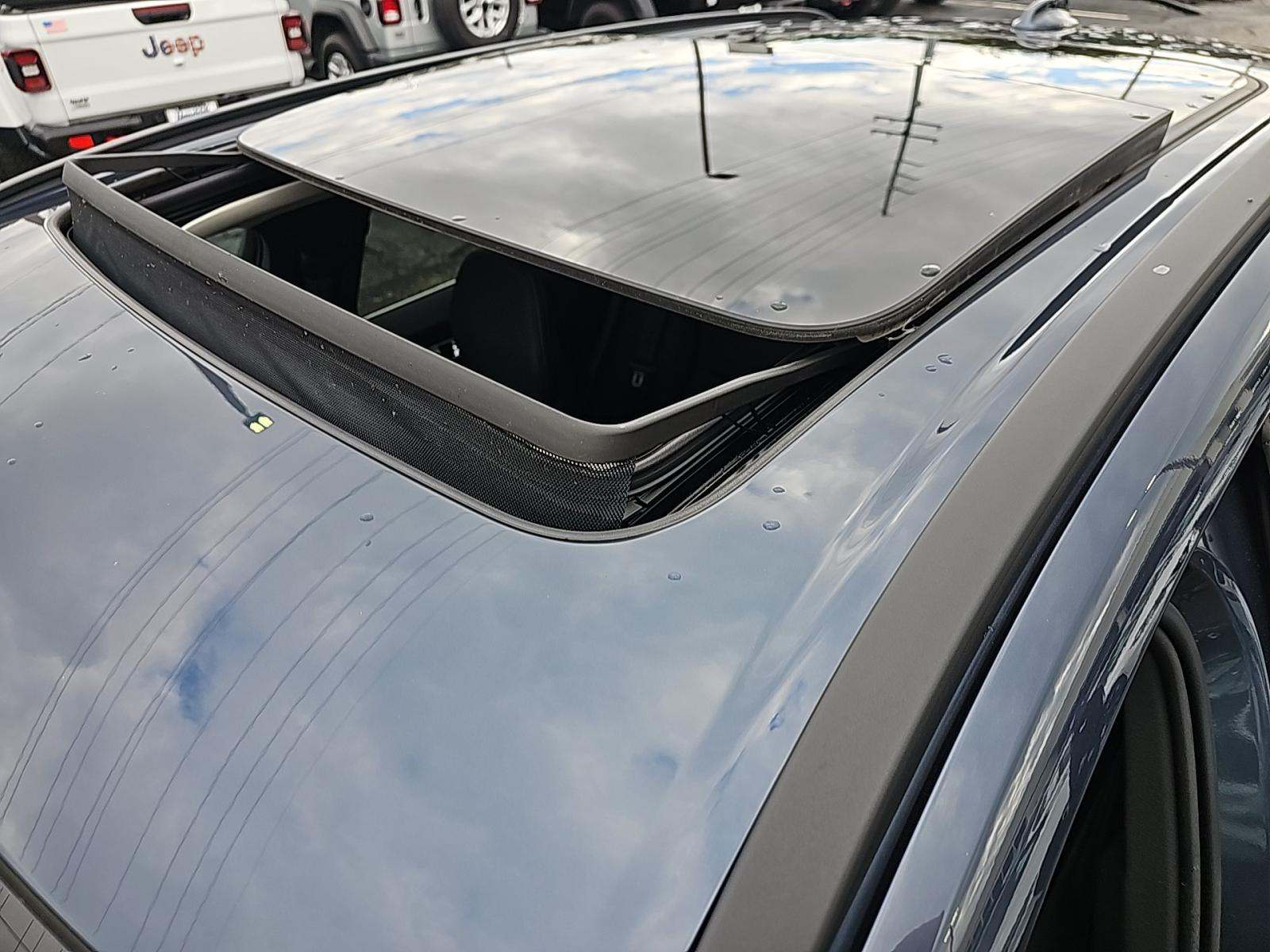 2022 Volvo XC60 B5 Momentum FWD