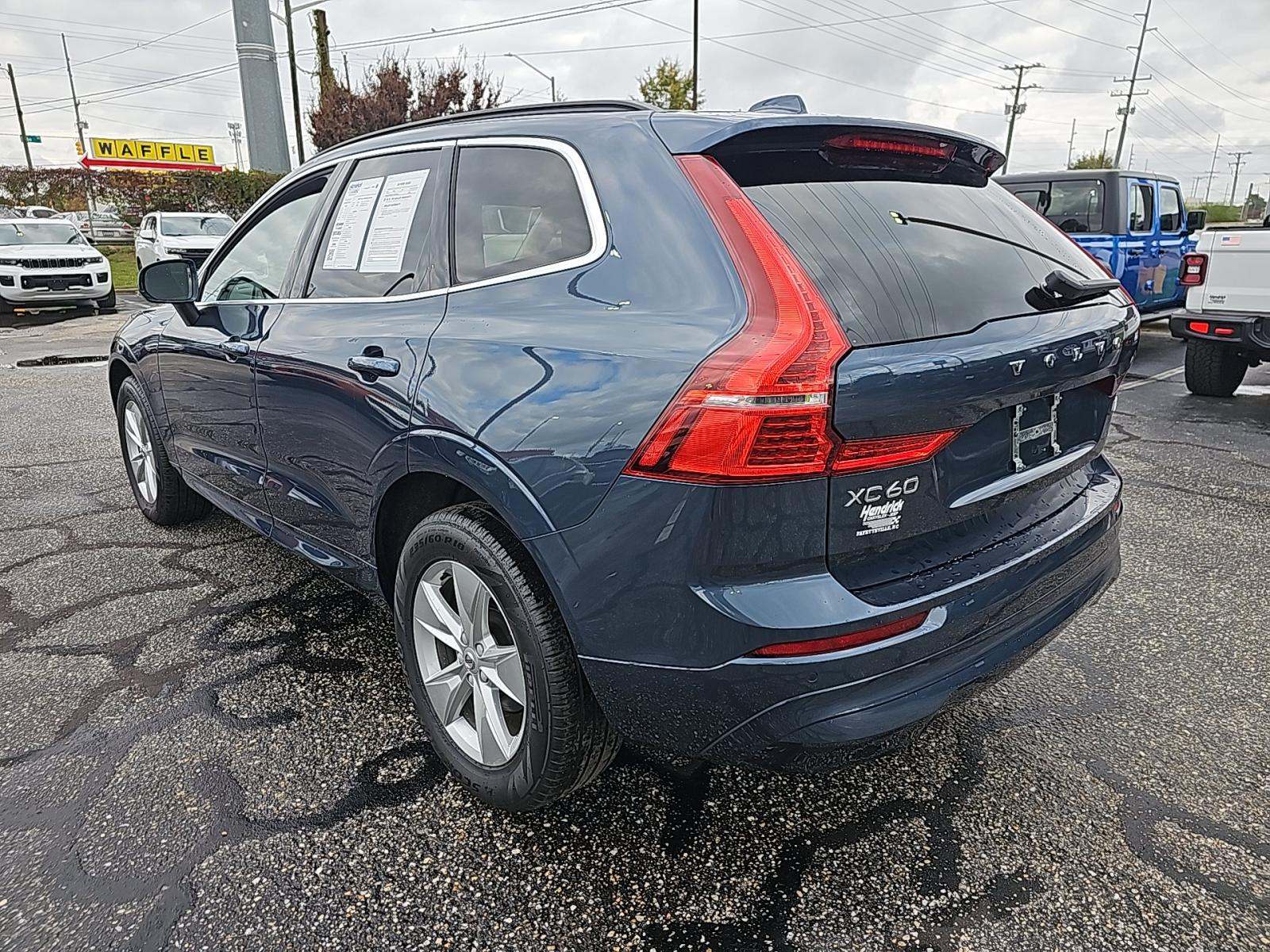 2022 Volvo XC60 B5 Momentum FWD