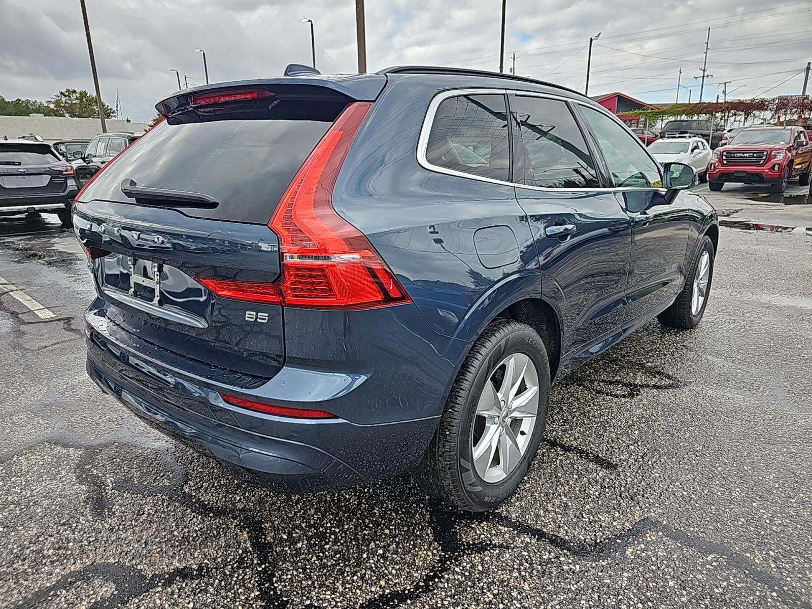 2022 Volvo XC60 B5 Momentum FWD