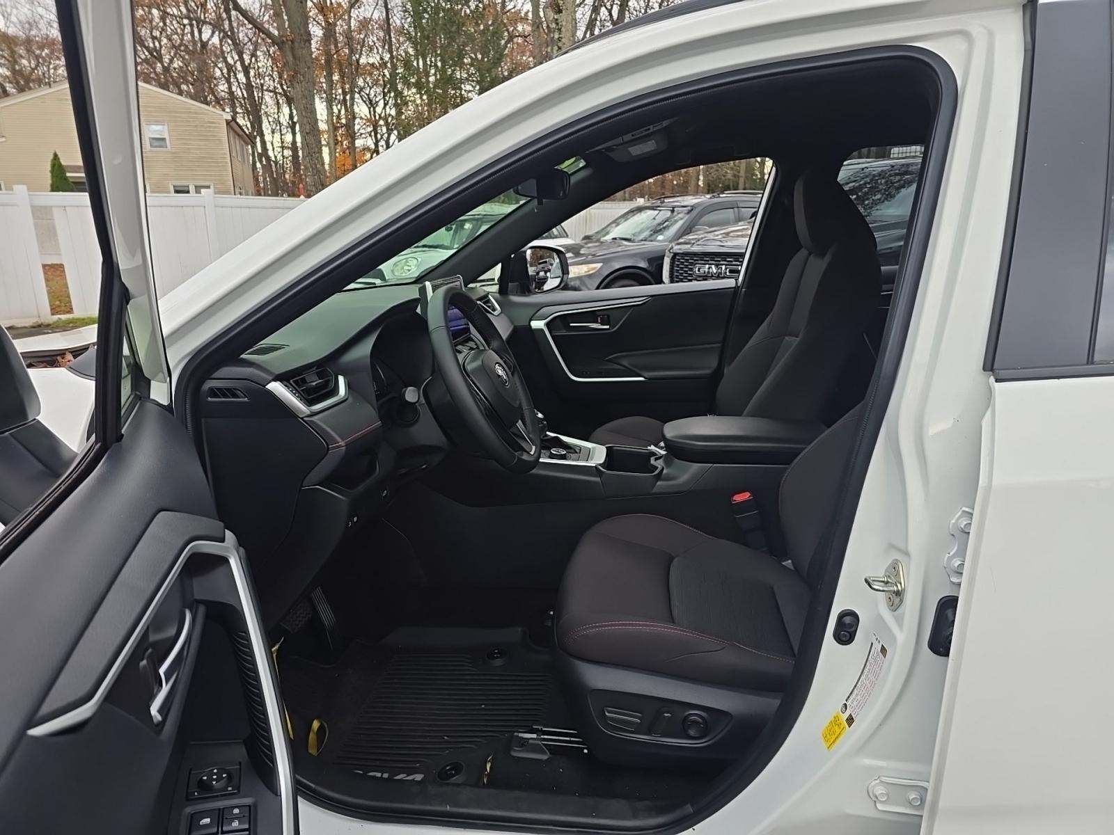 2025 Toyota RAV4 Plug-In Hybrid SE AWD