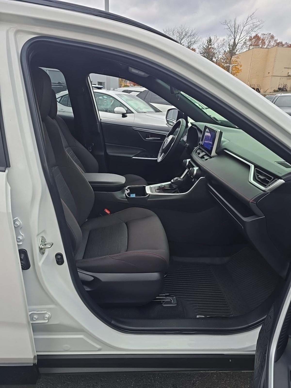 2025 Toyota RAV4 Plug-In Hybrid SE AWD