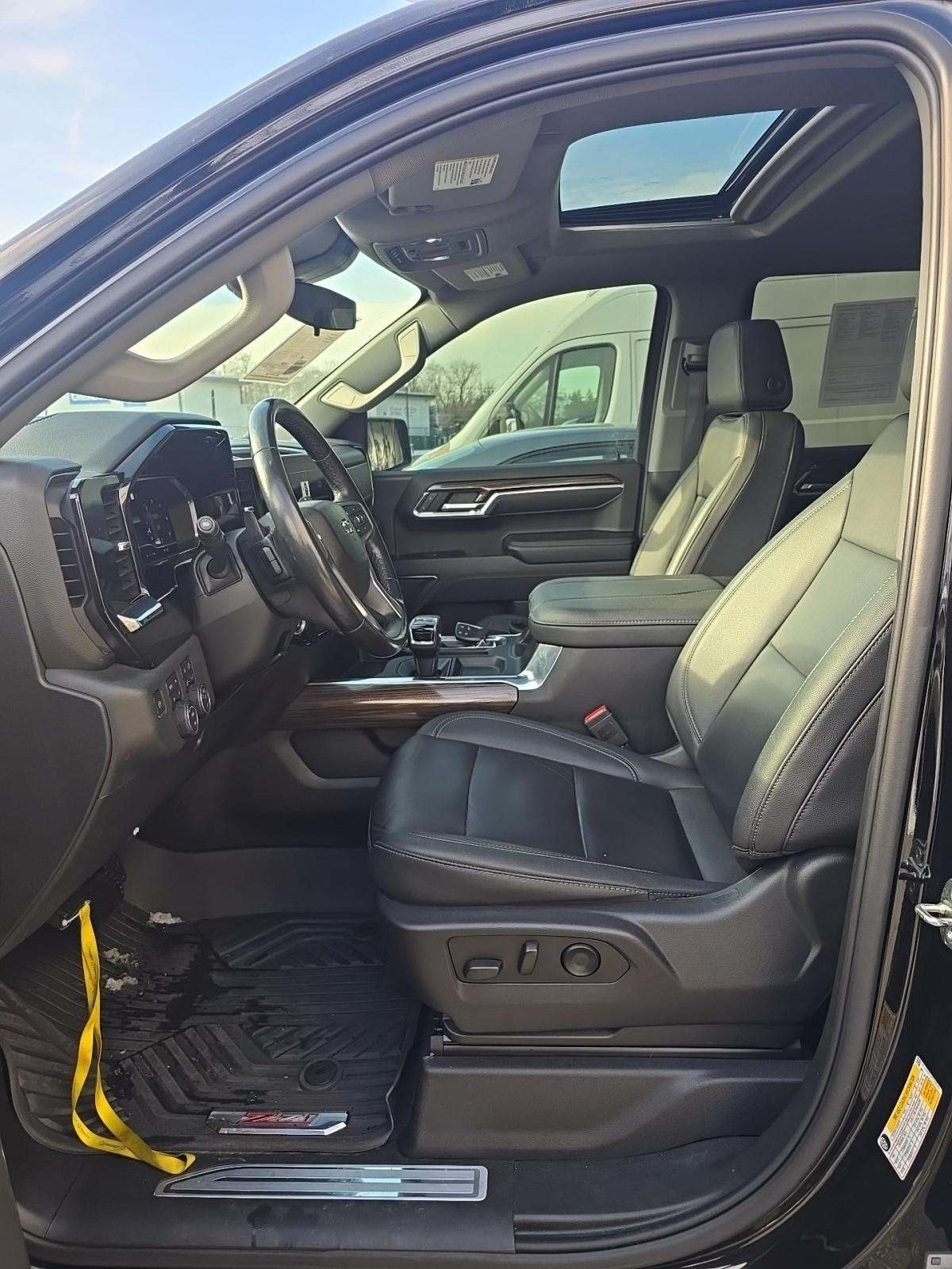 2023 Chevrolet Silverado 1500 RST AWD