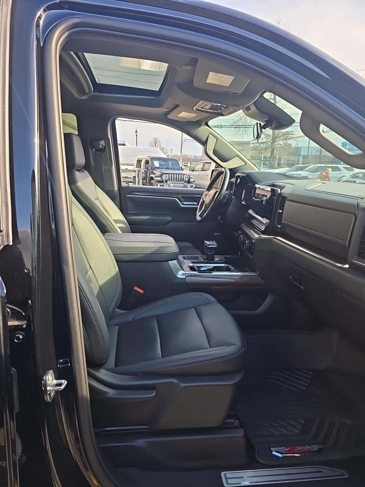 2023 Chevrolet Silverado 1500 RST AWD