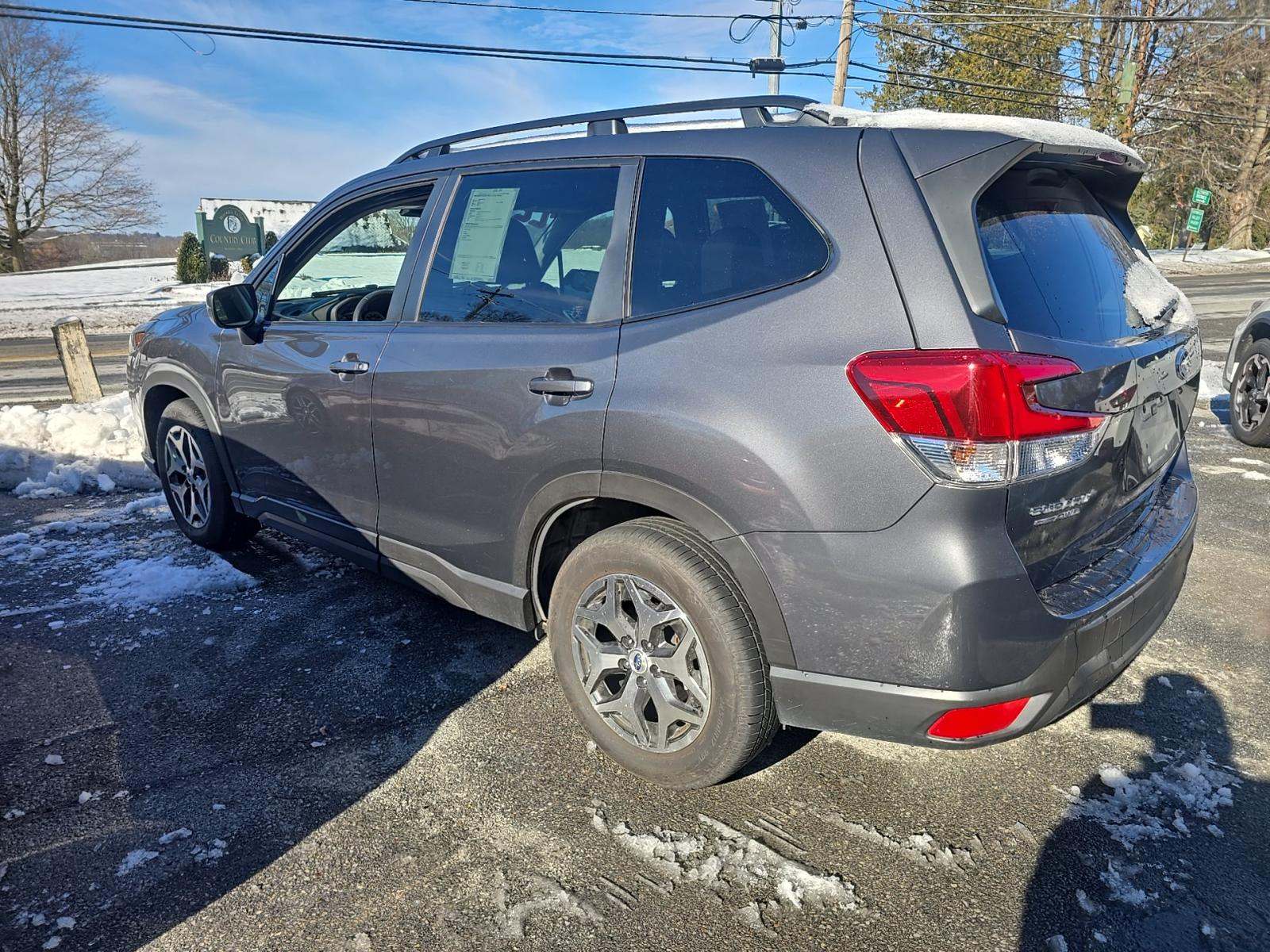 2022 Subaru Forester Premium AWD