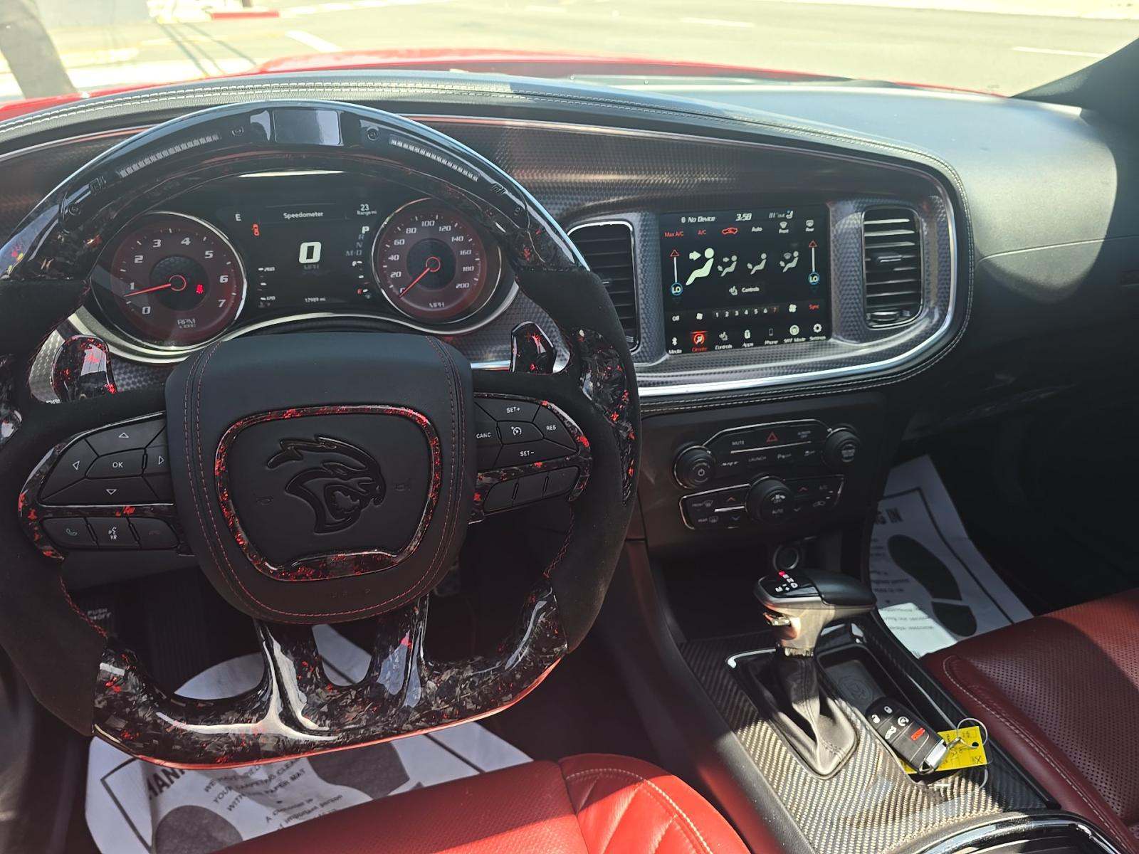 DODGE SRT HELLCAT WIDEBODY - 10