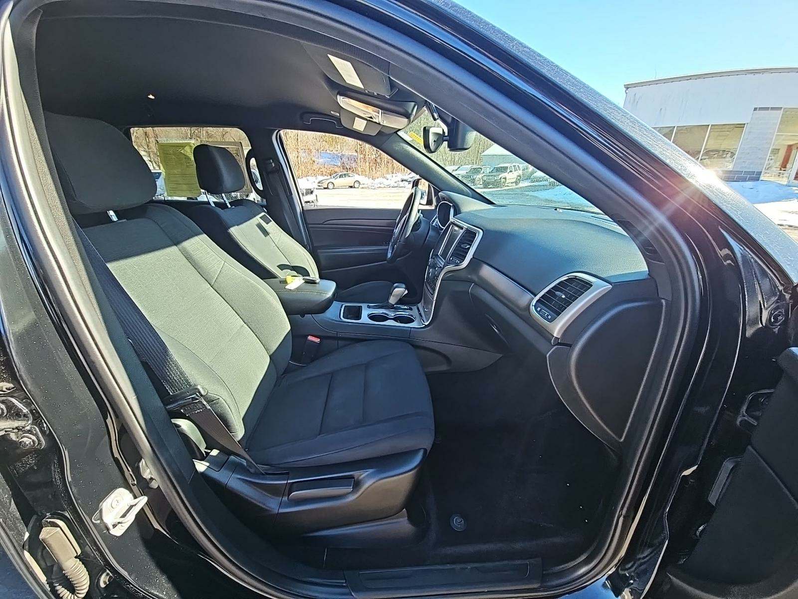 2017 Jeep Grand Cherokee Laredo AWD