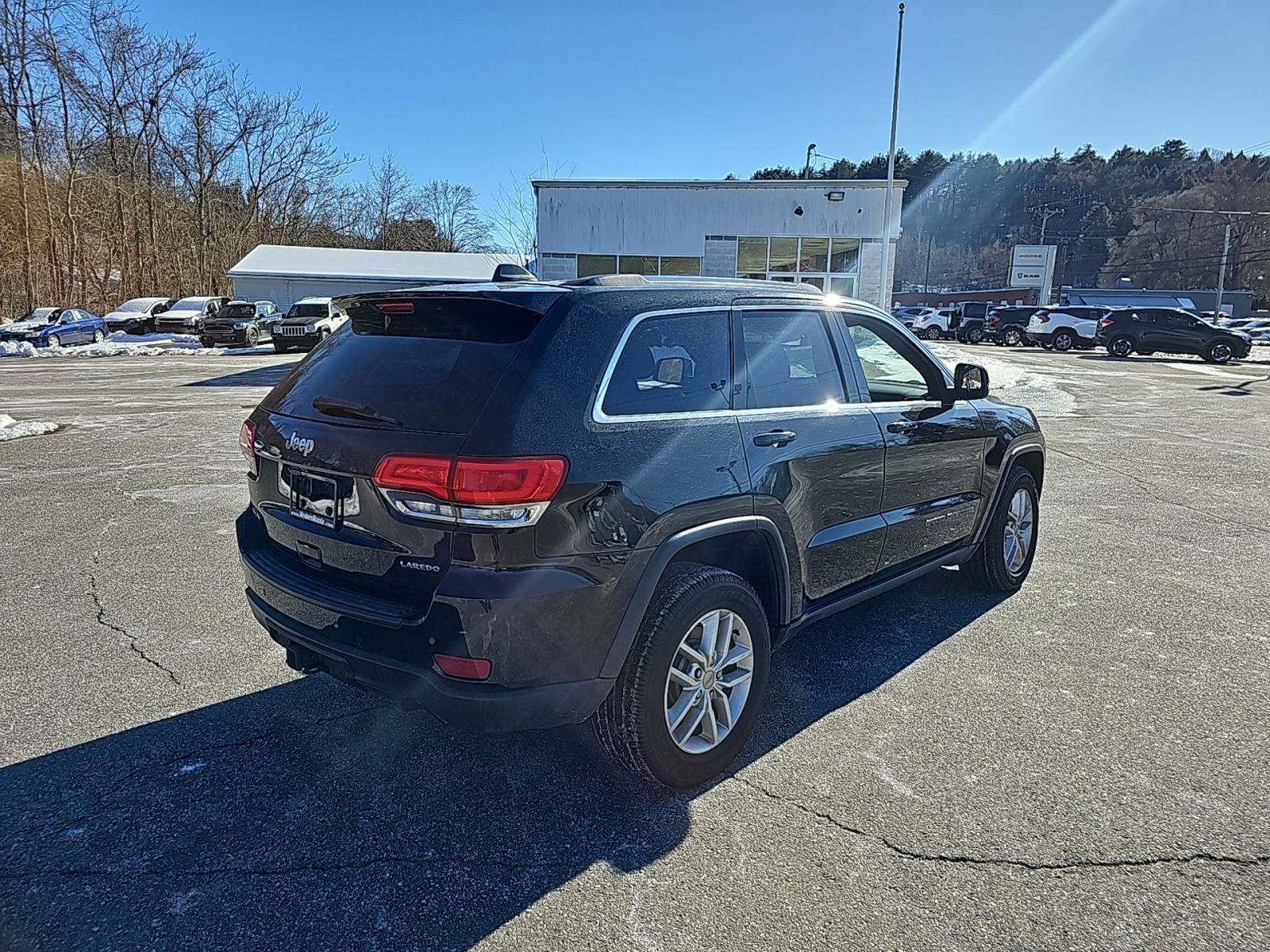 2017 Jeep Grand Cherokee Laredo AWD