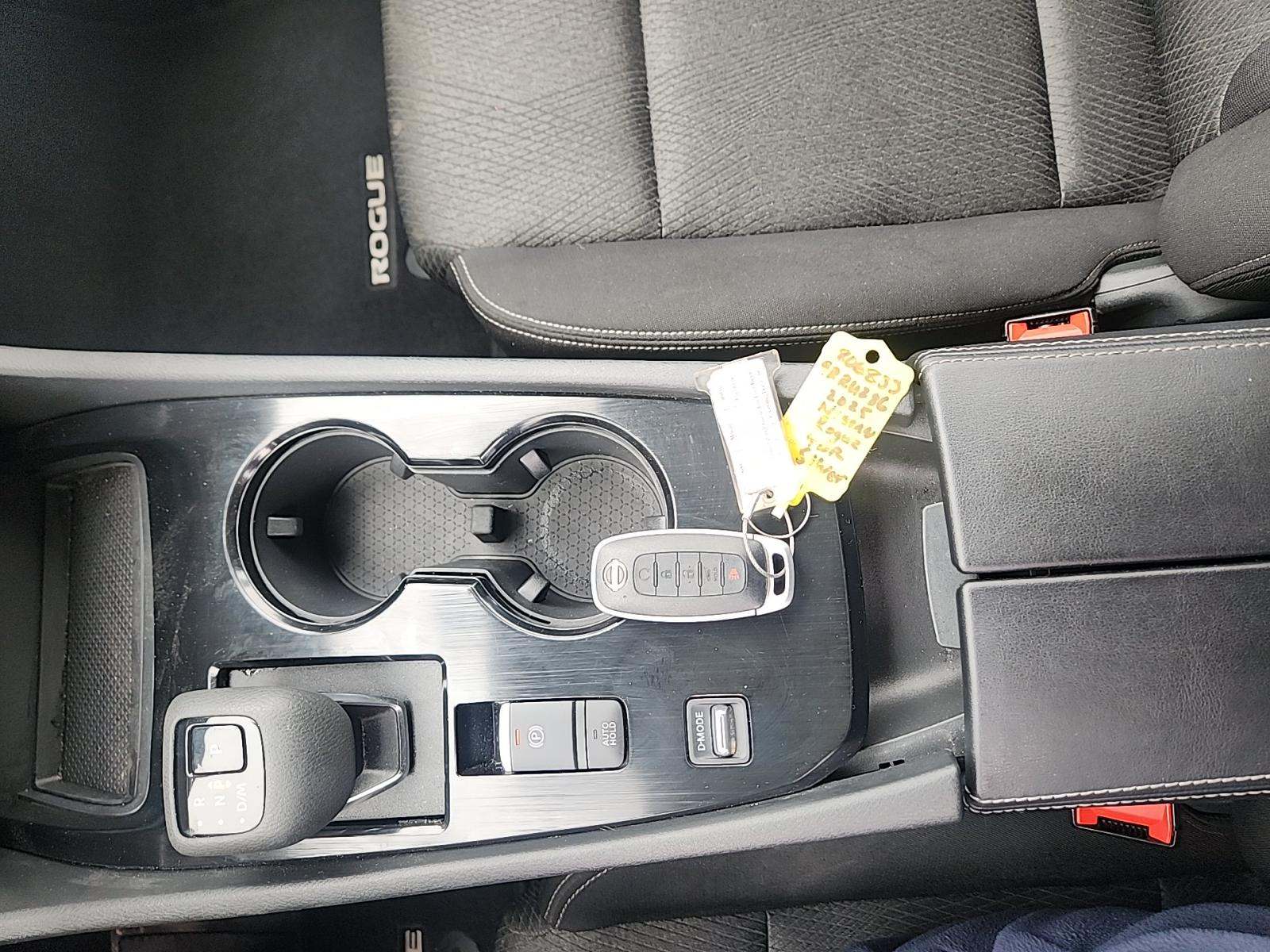 2025 Nissan Rogue SV FWD