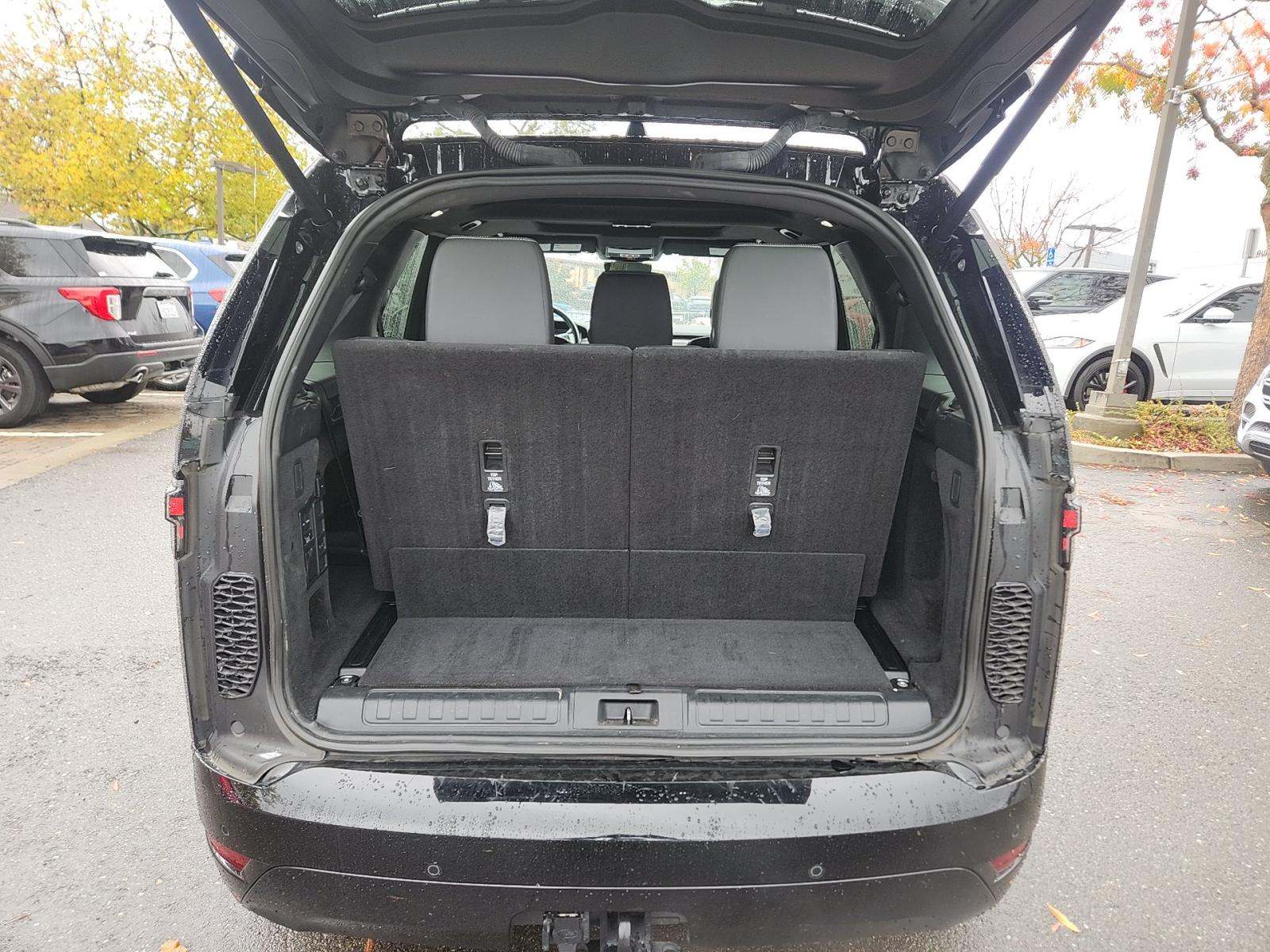 2023 Land Rover Discovery R-Dynamic S AWD