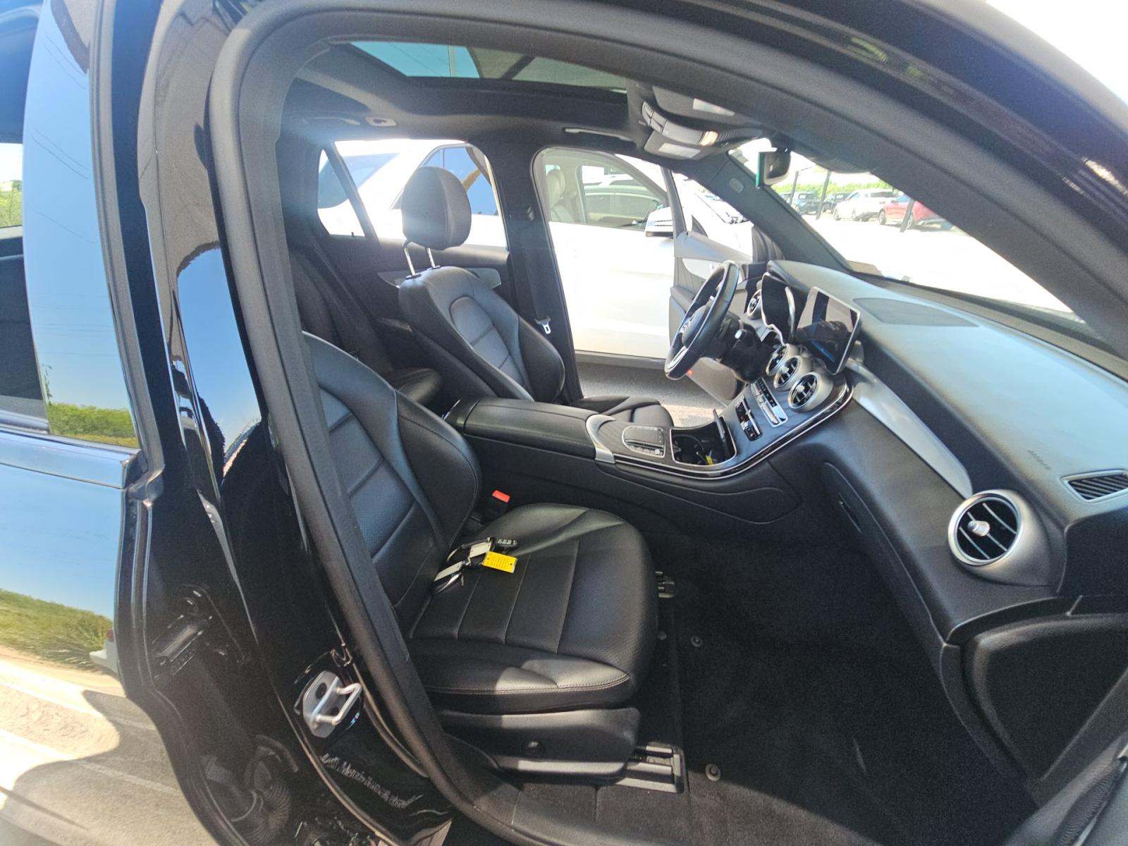 2022 Mercedes-Benz GLC GLC 300 RWD