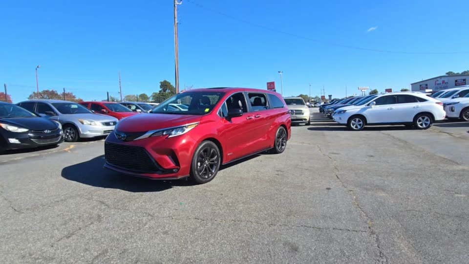 2021 Toyota Sienna XSE 7-Passenger 120.5