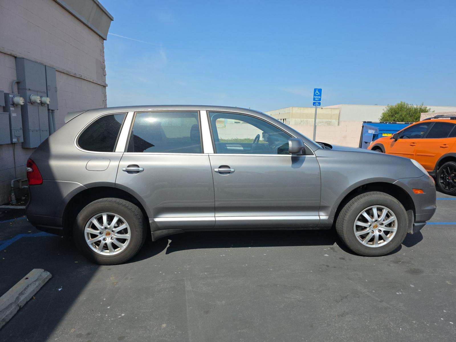 PORSCHE CAYENNE - 4