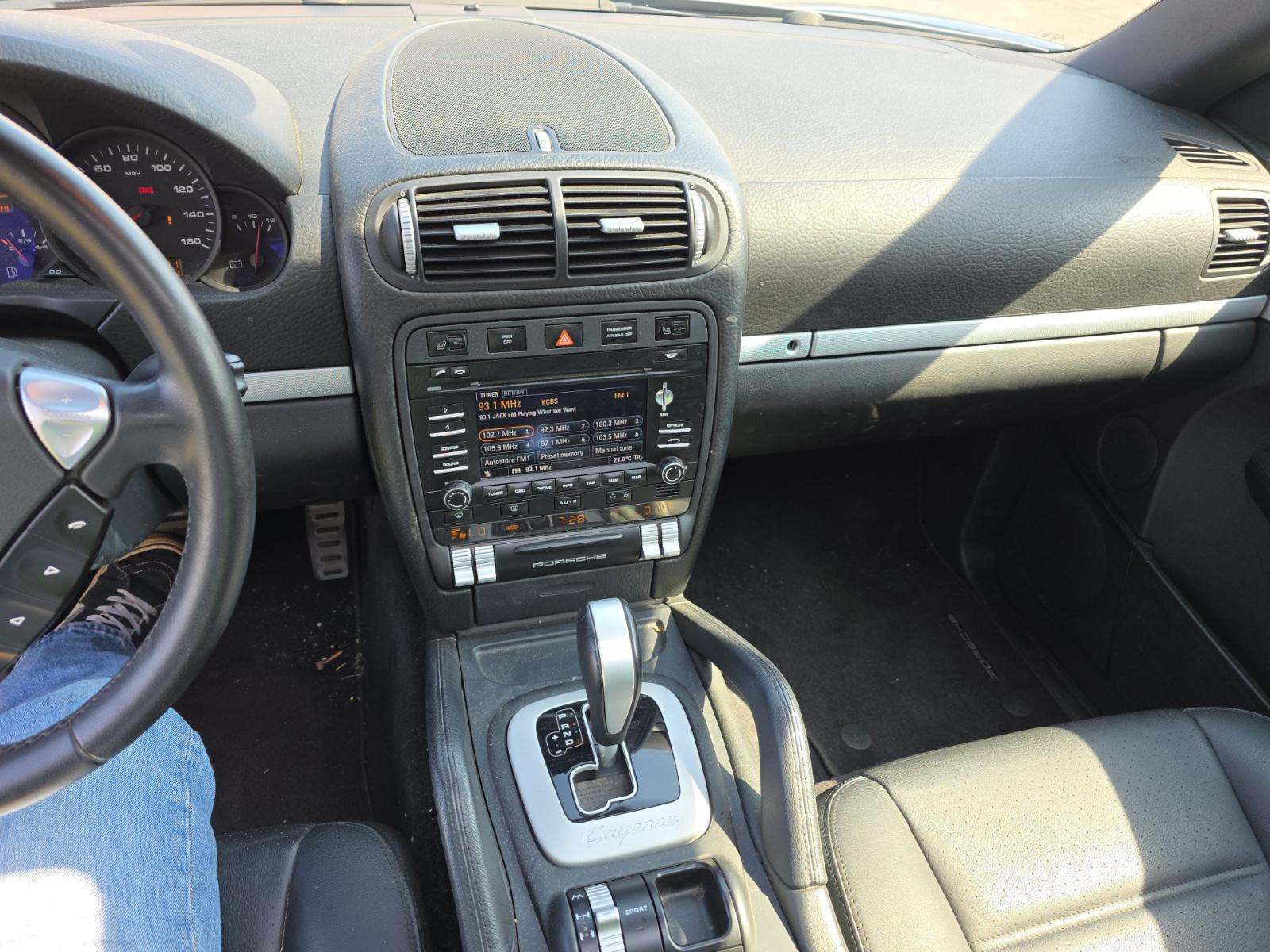 PORSCHE CAYENNE - 10