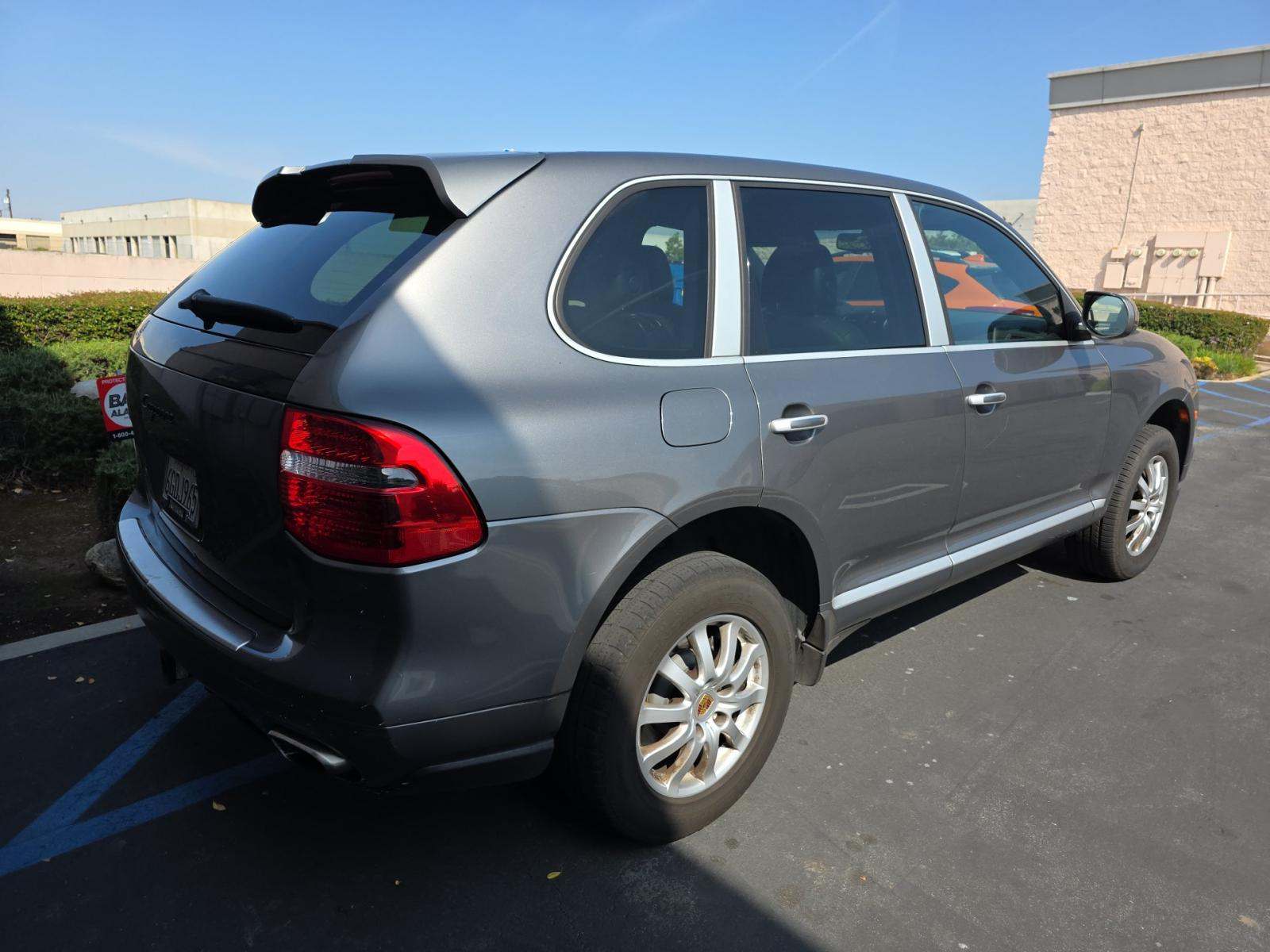 PORSCHE CAYENNE - 3