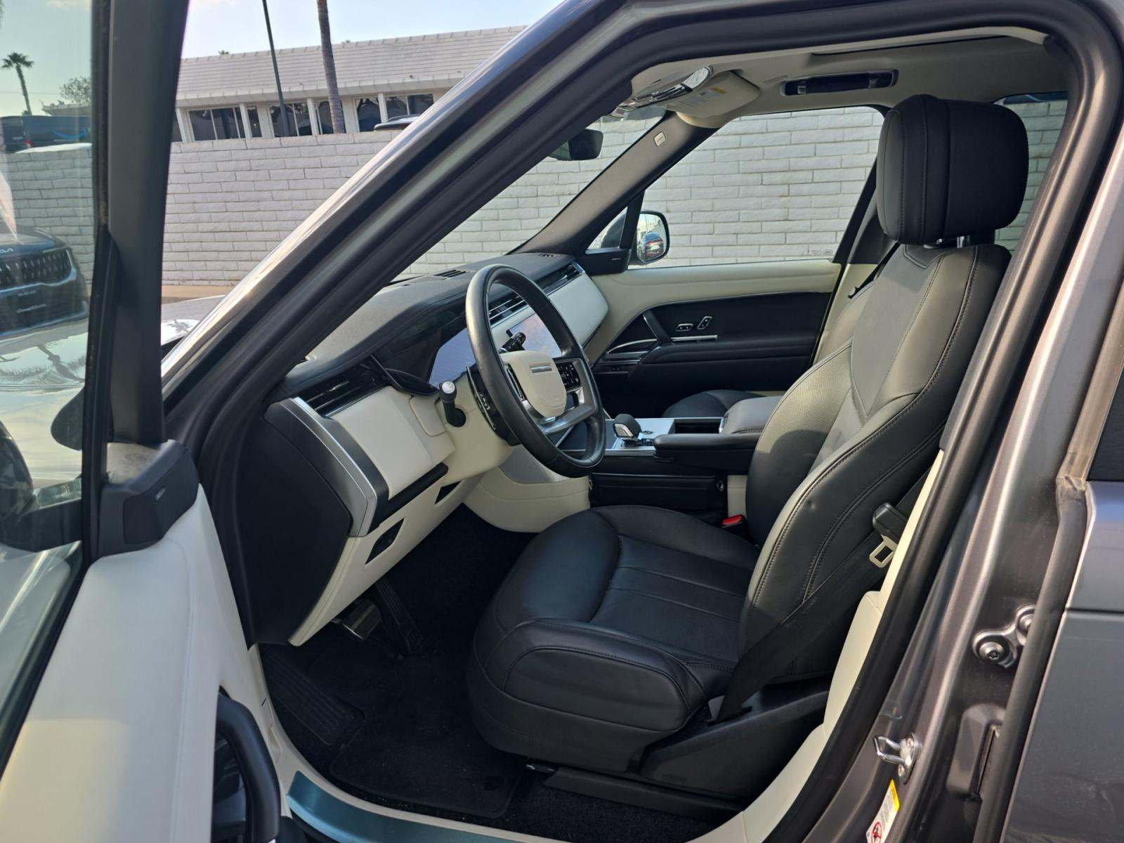 2024 Land Rover Range Rover SE AWD