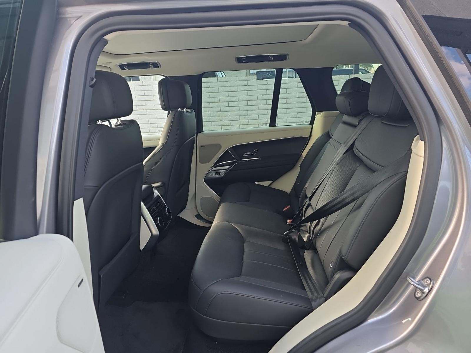 2024 Land Rover Range Rover SE AWD