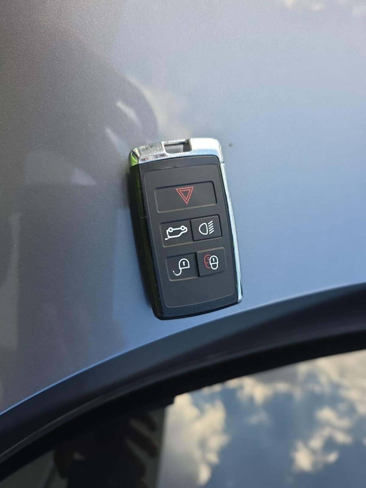 2024 Land Rover Range Rover SE AWD