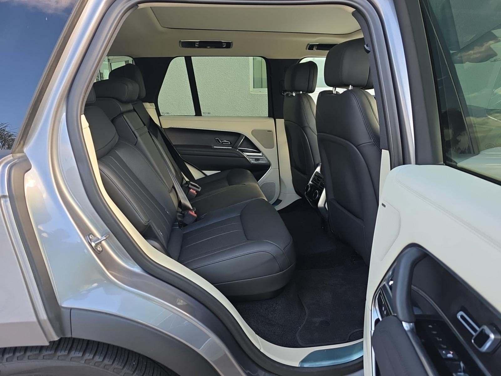 2024 Land Rover Range Rover SE AWD