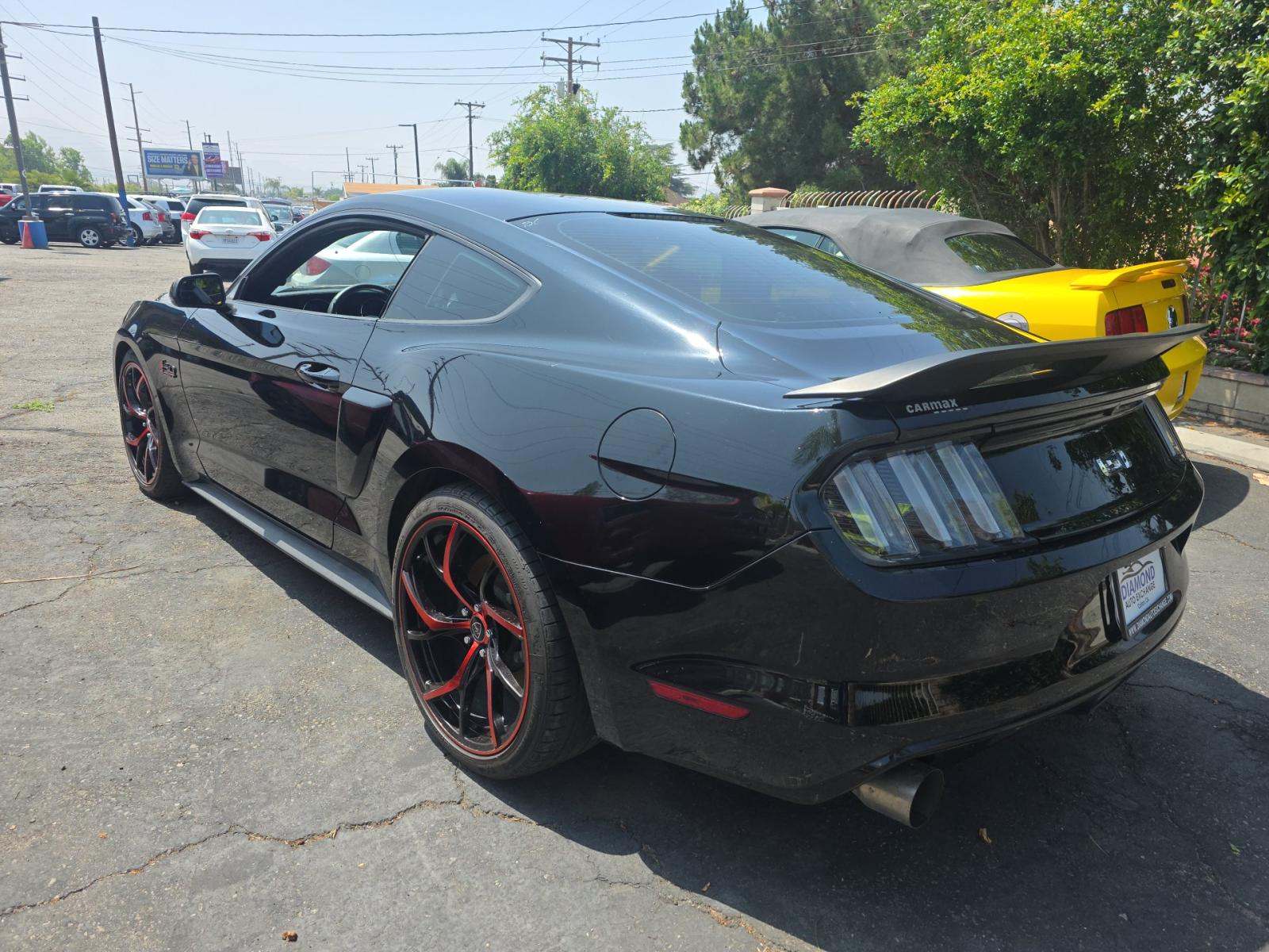 FORD MUSTANG - 2