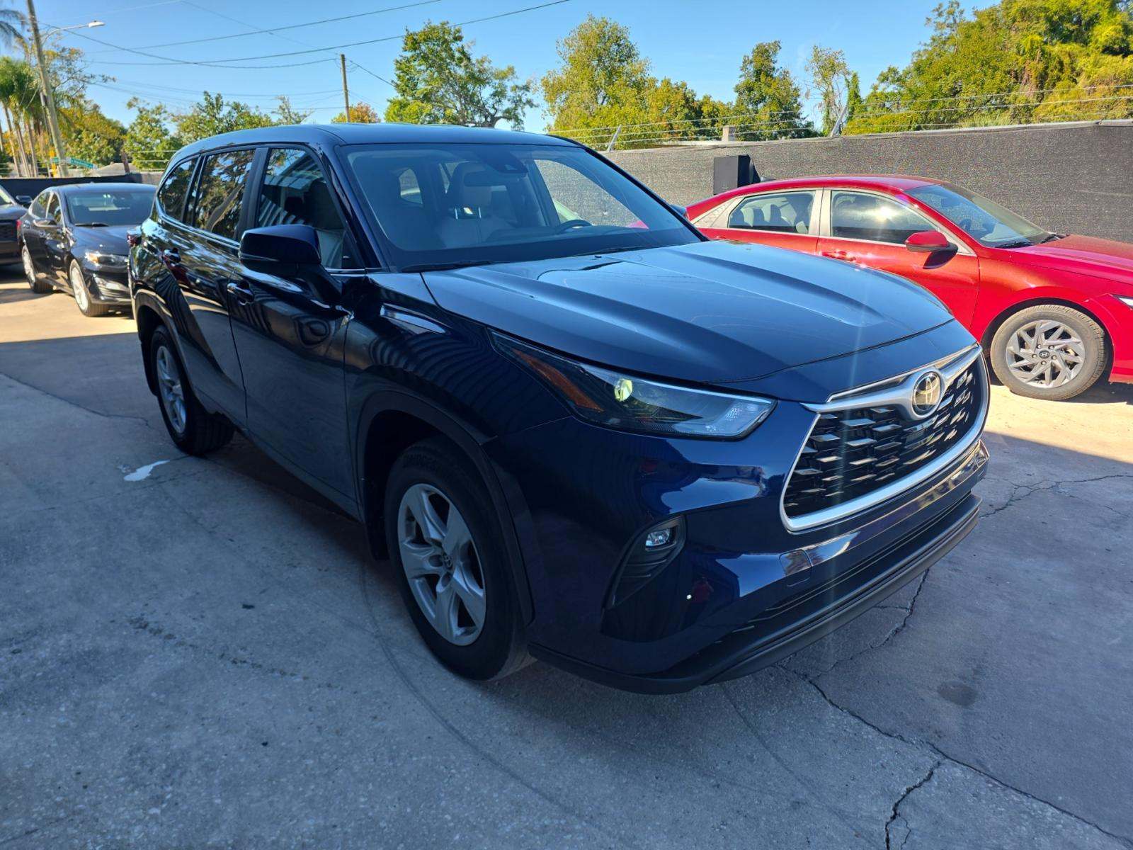 2024 Toyota Highlander LE FWD