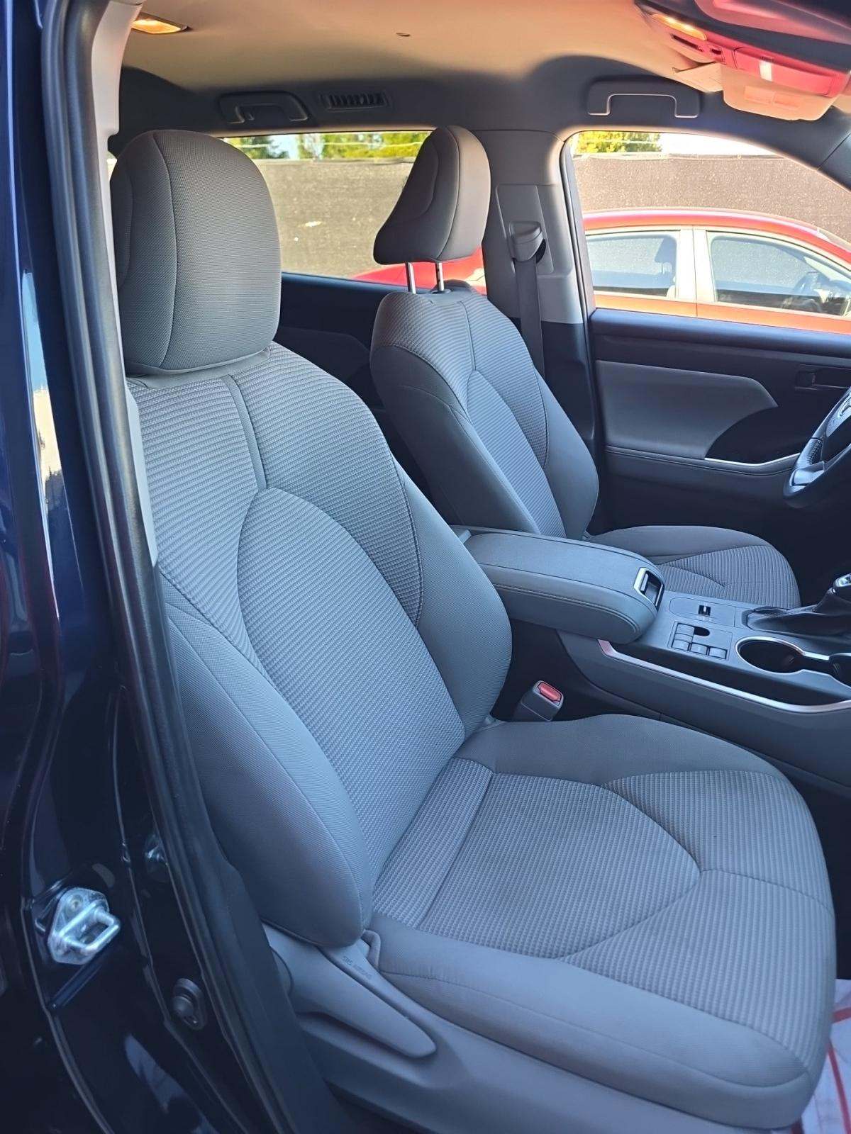 2024 Toyota Highlander LE FWD