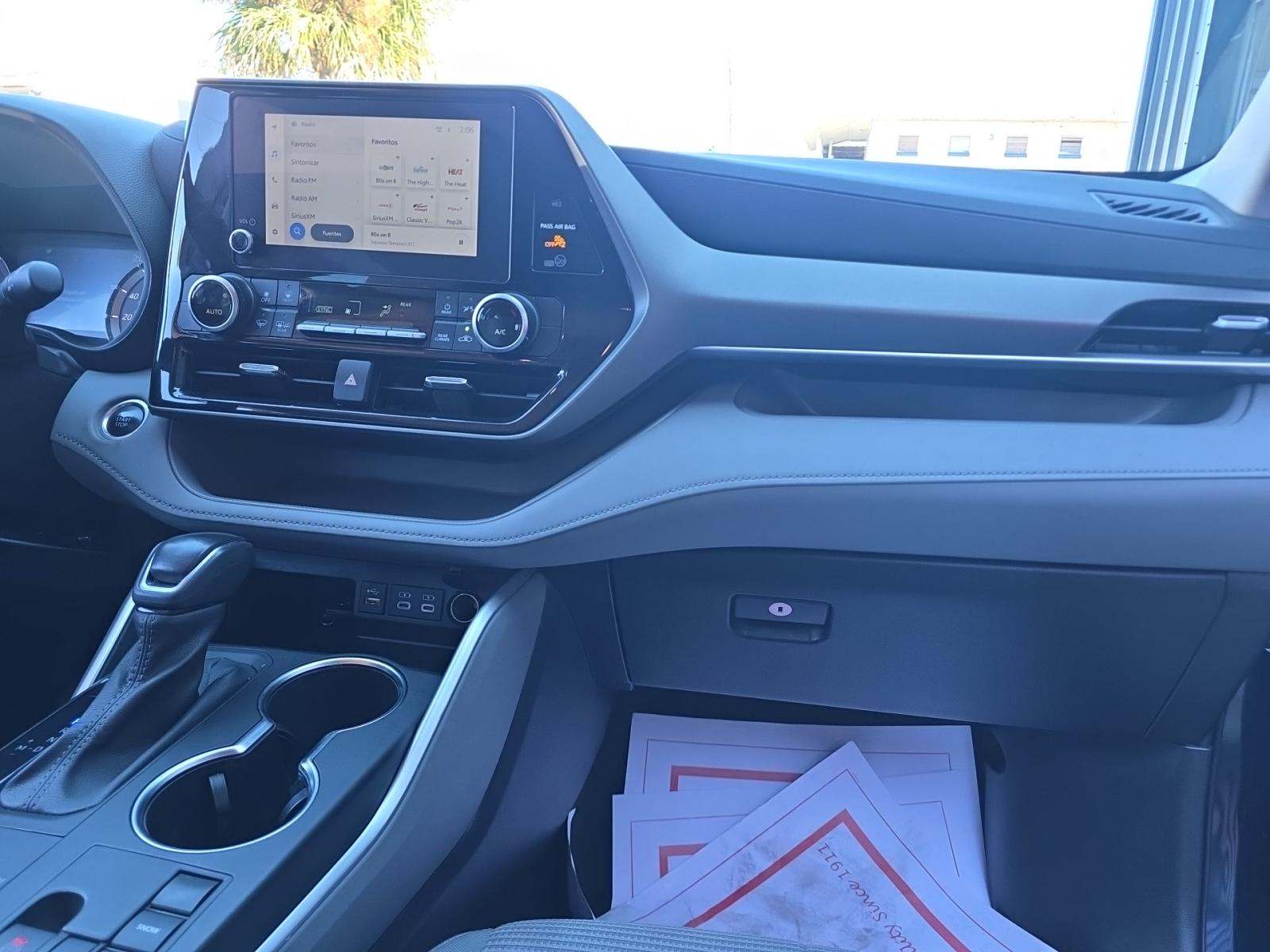 2024 Toyota Highlander LE FWD