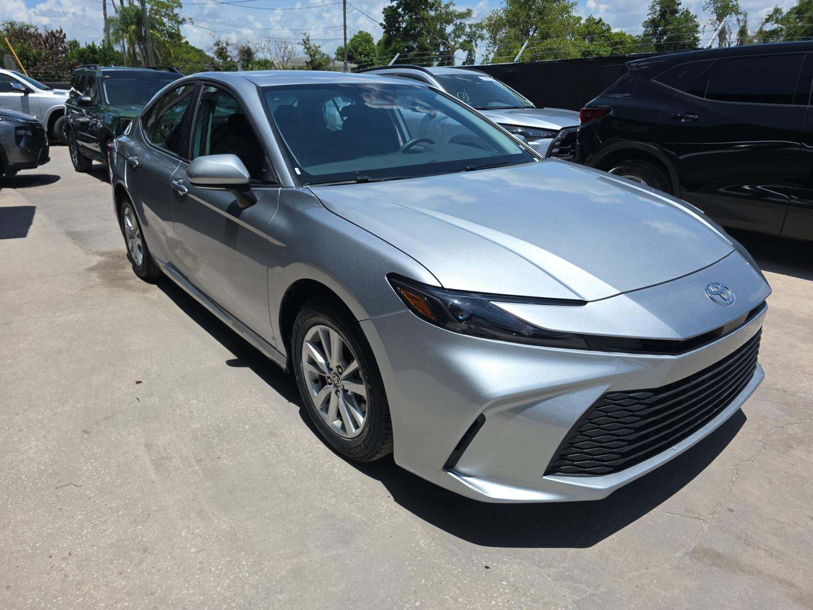 2025 Toyota Camry LE FWD