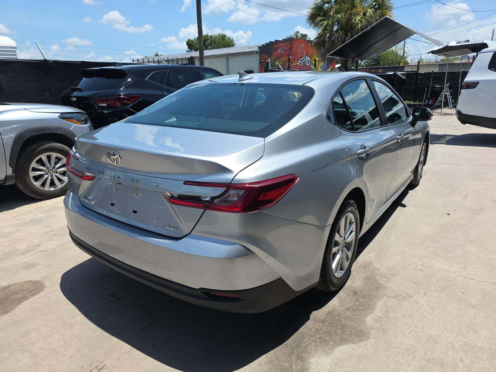 2025 Toyota Camry LE FWD