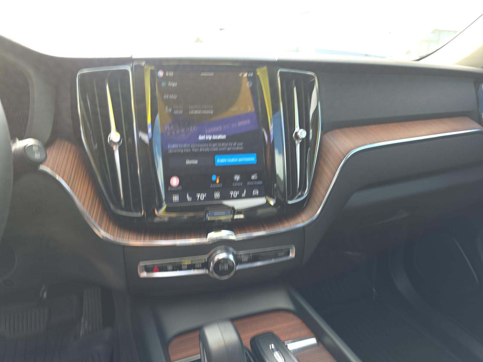 2024 Volvo XC60 B5 Plus AWD