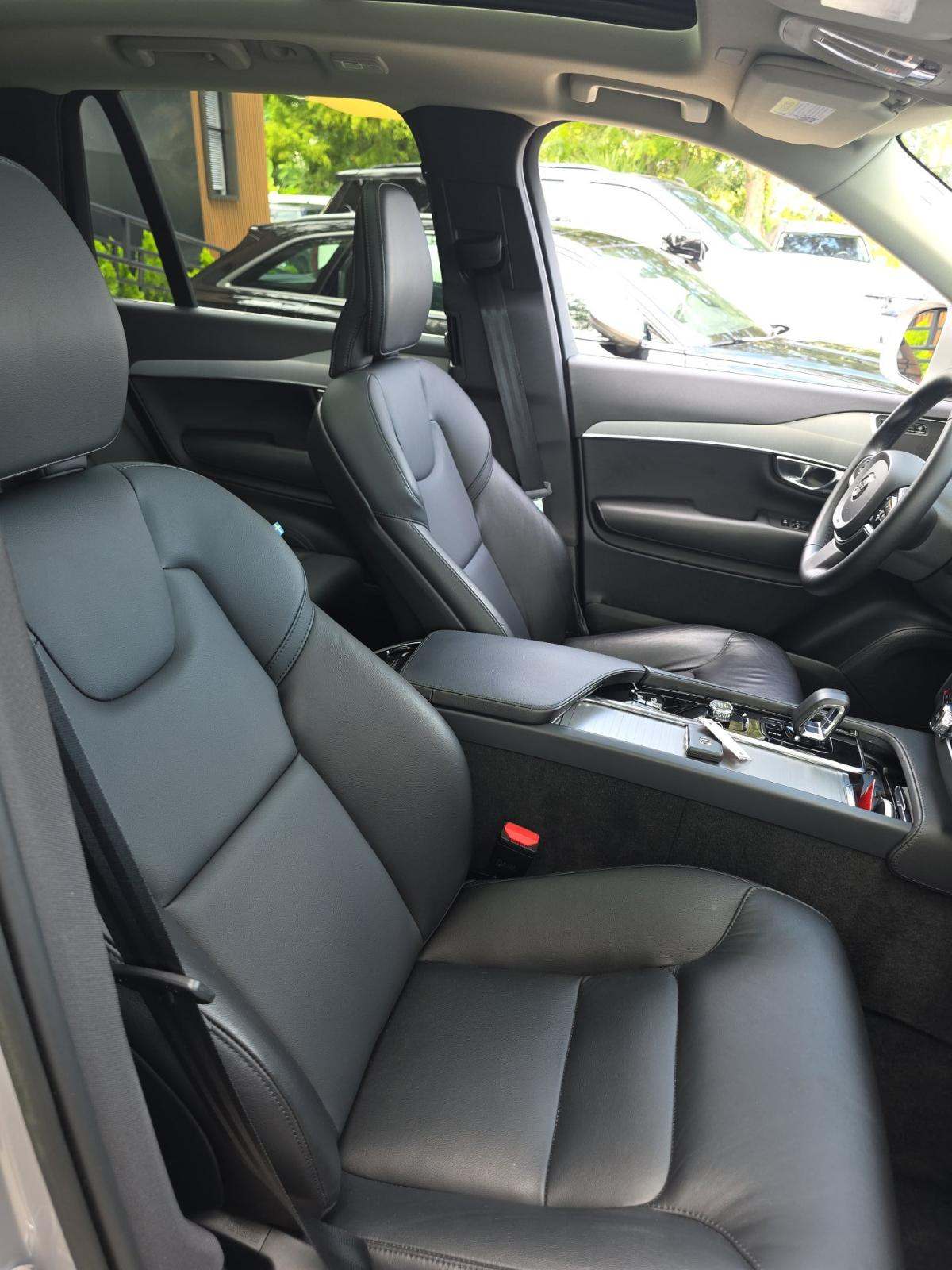 2023 Volvo XC90 B5 Core AWD