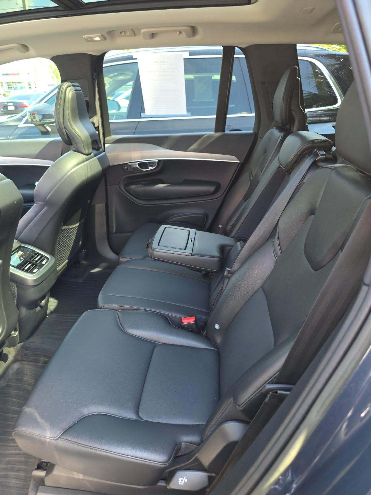 2023 Volvo XC90 B5 Core AWD