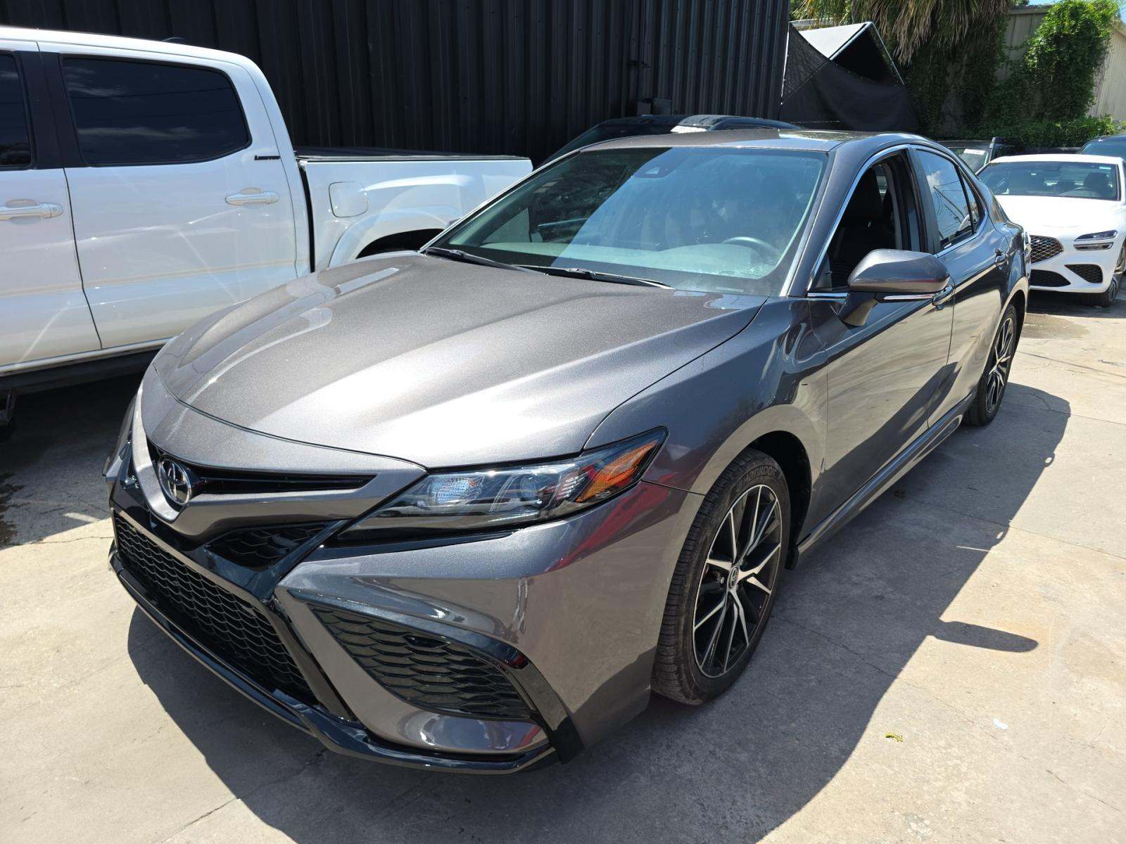 2024 Toyota Camry SE FWD