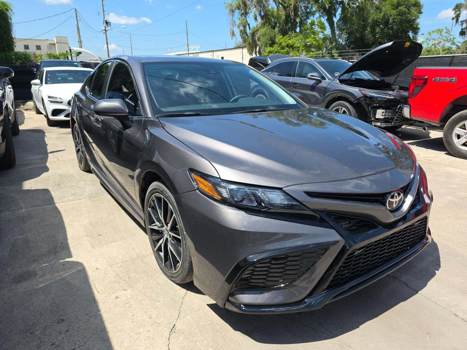 2024 Toyota Camry SE FWD