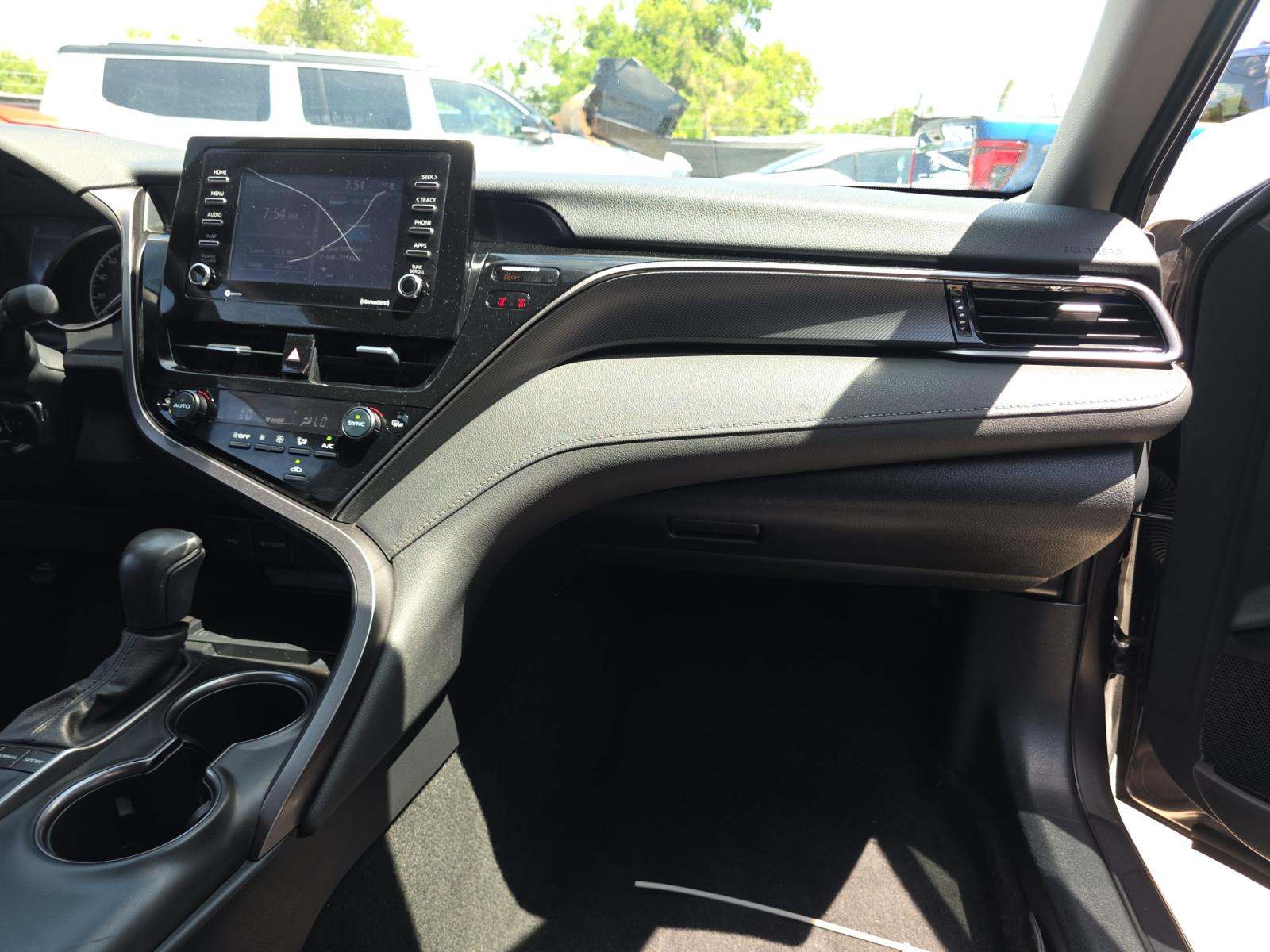 2024 Toyota Camry SE FWD