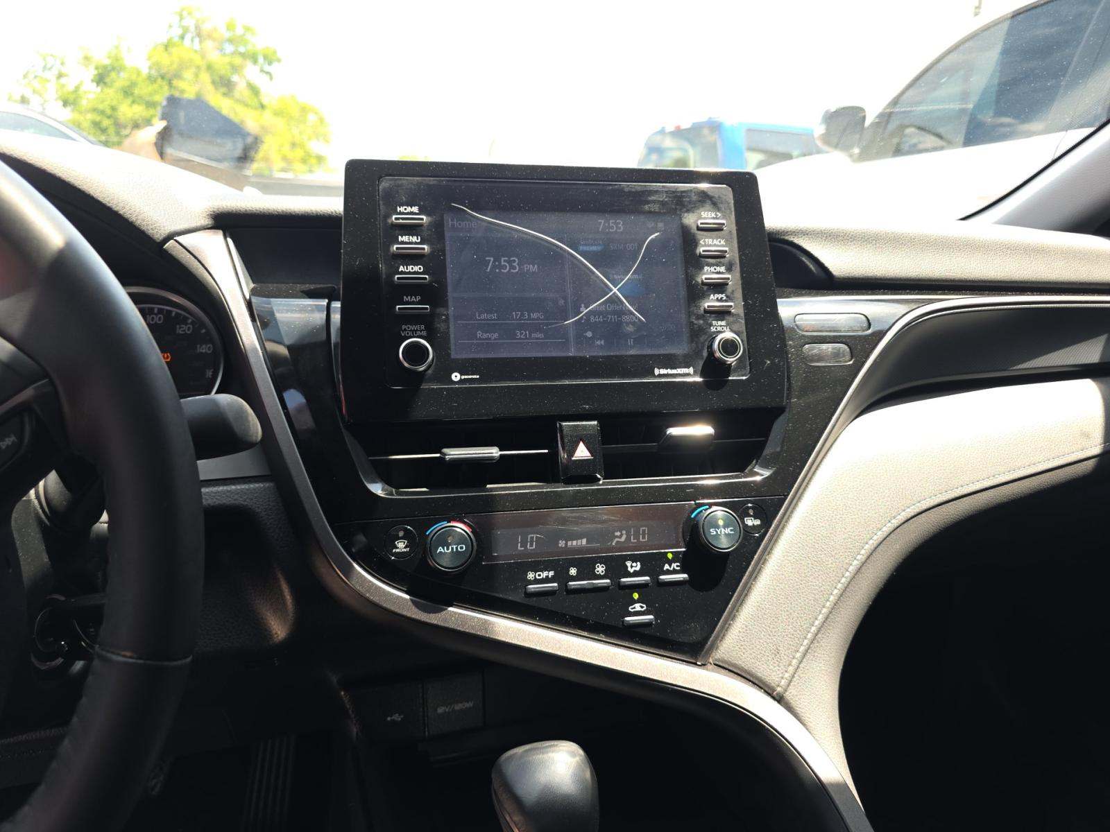 2024 Toyota Camry SE FWD