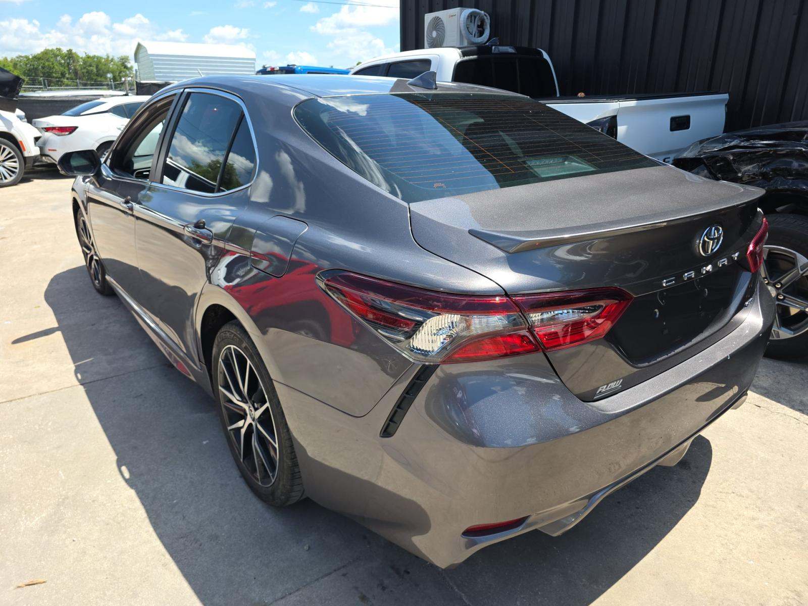 2024 Toyota Camry SE FWD