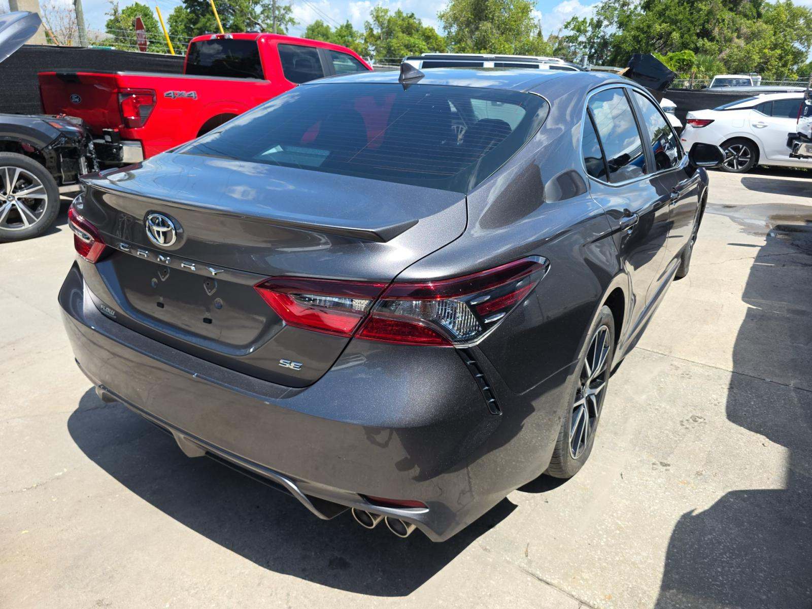 2024 Toyota Camry SE FWD