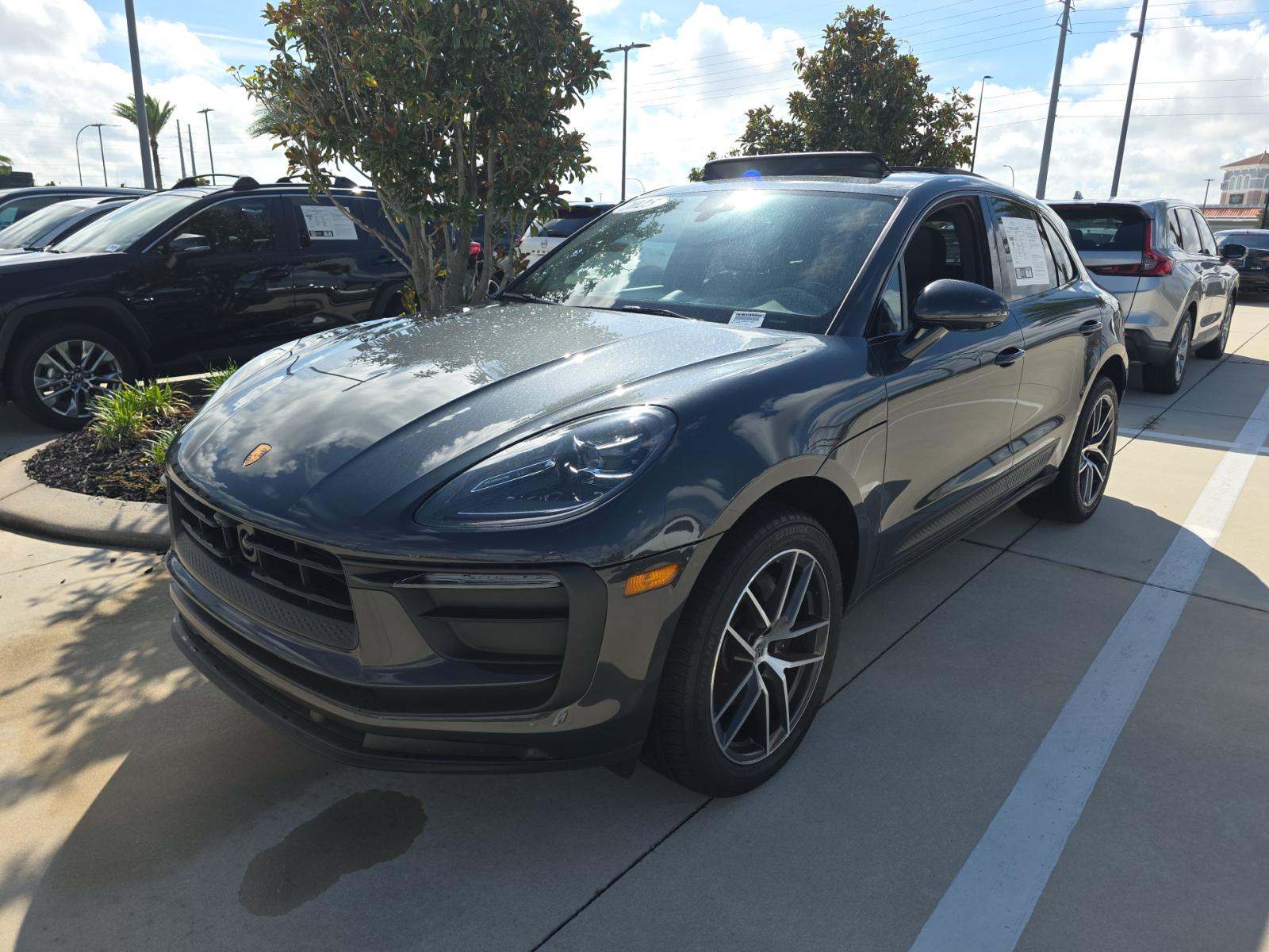 2025 Porsche Macan Base AWD