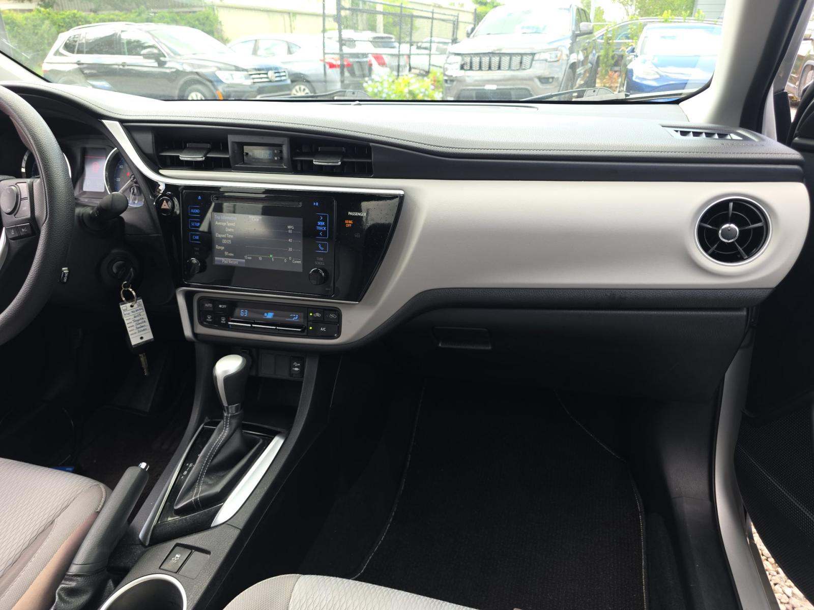 2017 Toyota Corolla LE FWD