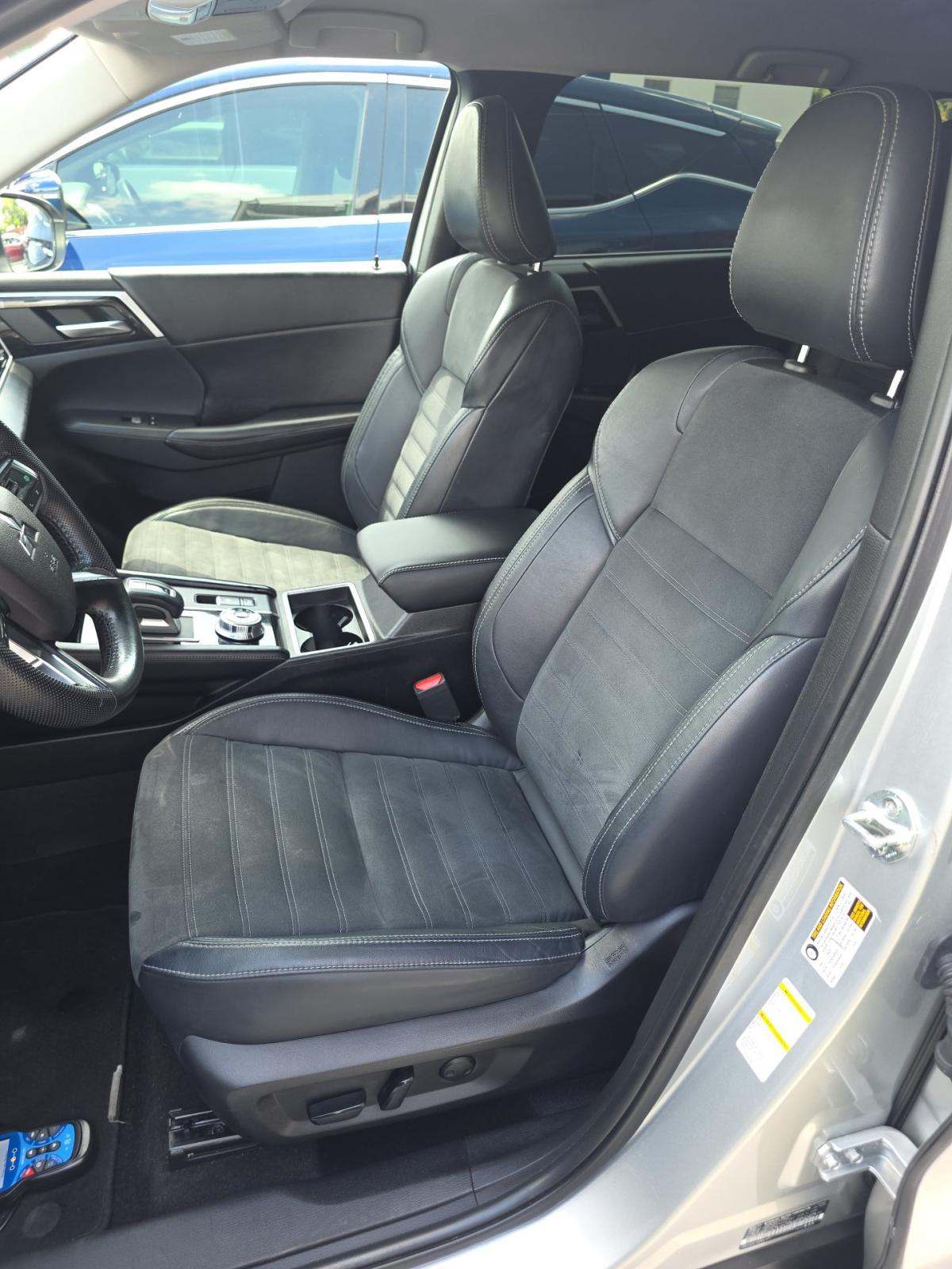 2022 Mitsubishi Outlander Black Edition AWD