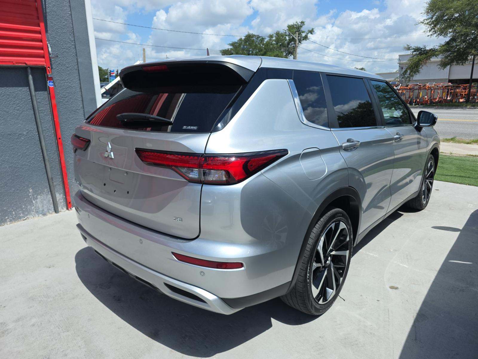2022 Mitsubishi Outlander Black Edition AWD