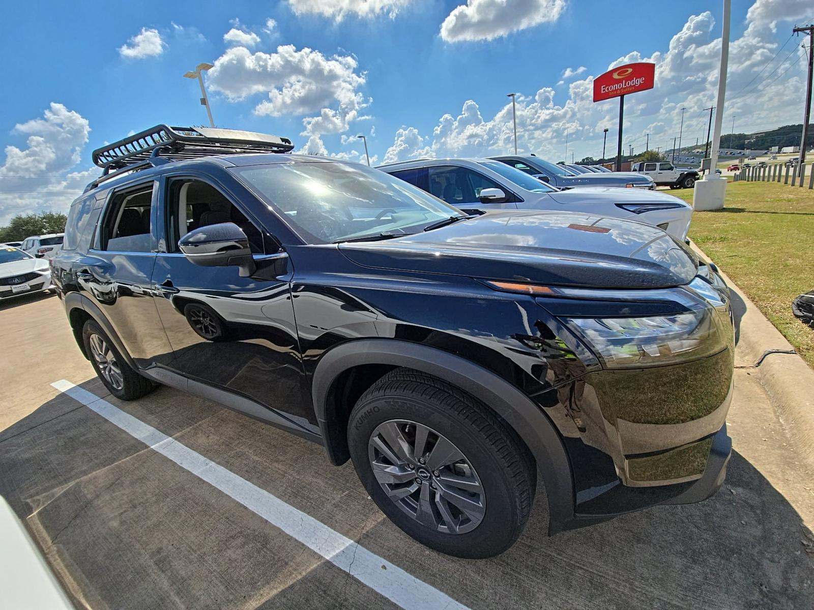 2024 Nissan Pathfinder SV FWD